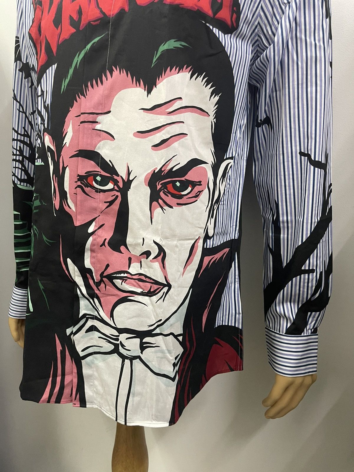 Moschino × Universal Studios AUTHENTIC 🔥 NWT Moschino Dracula Overprint Shirt Size US L / EU 52-54 / 3 - 6 Thumbnail
