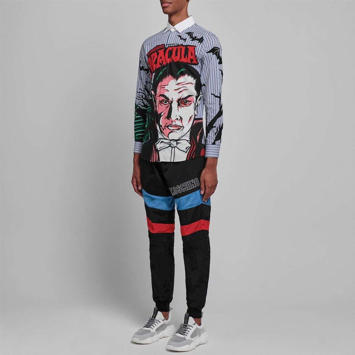 Moschino × Universal Studios AUTHENTIC 🔥 NWT Moschino Dracula Overprint Shirt Size US L / EU 52-54 / 3 - 3 Thumbnail