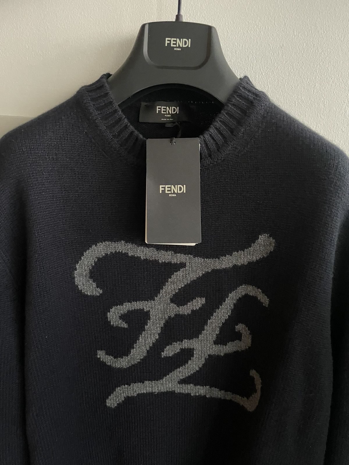 Fendi $2,500 Limited Runway 100% Cashmere Sweater New Fendi Logo Size US L / EU 52-54 / 3 - 16 Thumbnail