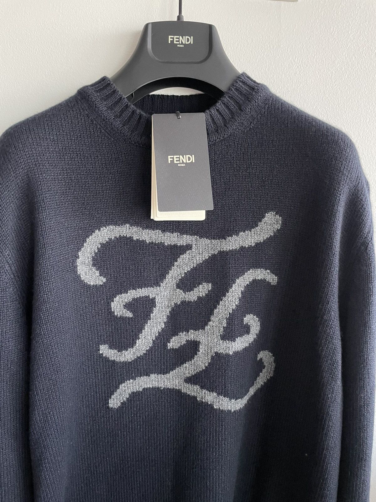 Fendi $2,500 Limited Runway 100% Cashmere Sweater New Fendi Logo Size US L / EU 52-54 / 3 - 3 Thumbnail