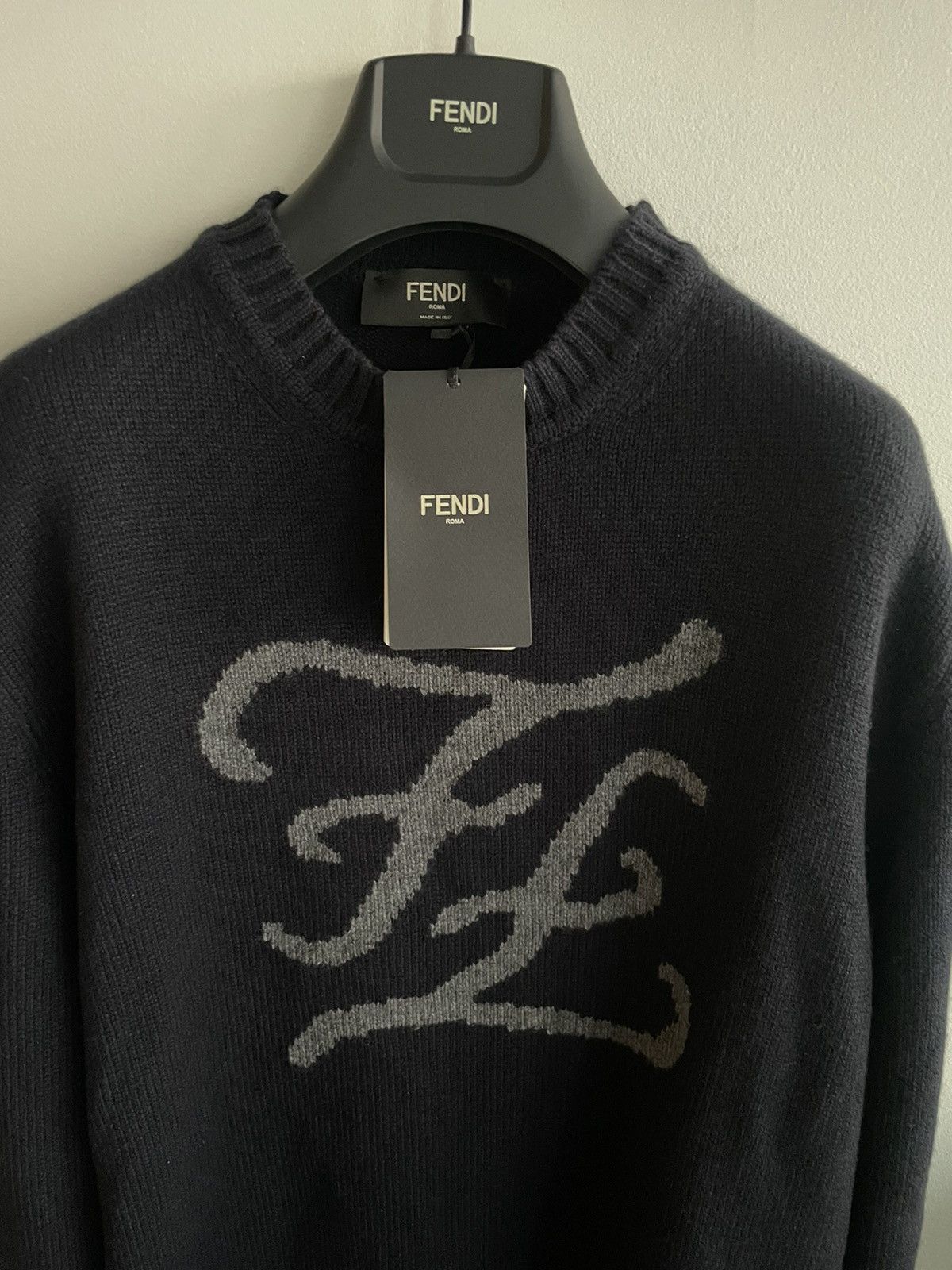 Fendi $2,500 Limited Runway 100% Cashmere Sweater New Fendi Logo Size US L / EU 52-54 / 3 - 18 Thumbnail