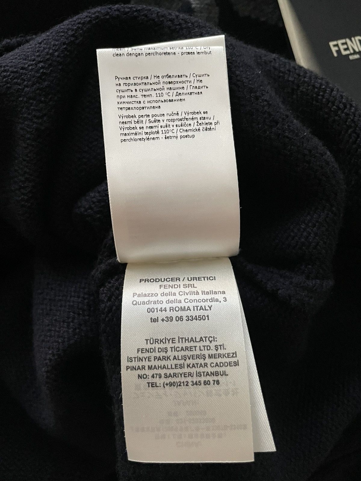 Fendi $2,500 Limited Runway 100% Cashmere Sweater New Fendi Logo Size US L / EU 52-54 / 3 - 9 Thumbnail