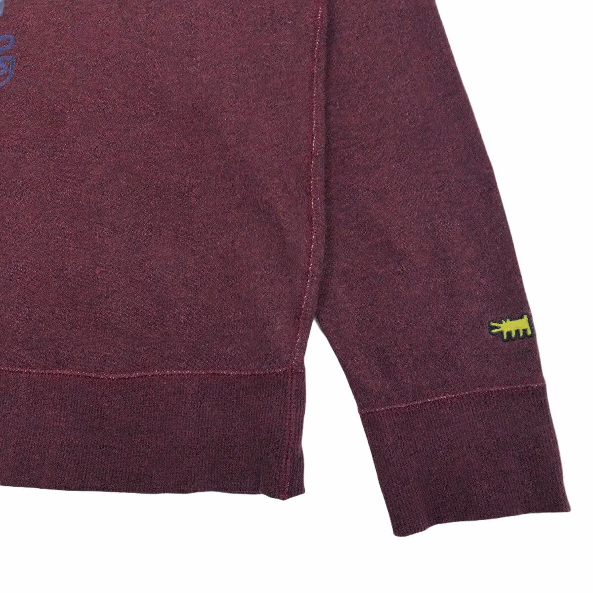 Japanese Brand Keith Haring Uniqlo Crewneck Sweatshirt Embossed Logo Size US L / EU 52-54 / 3 - 4 Thumbnail