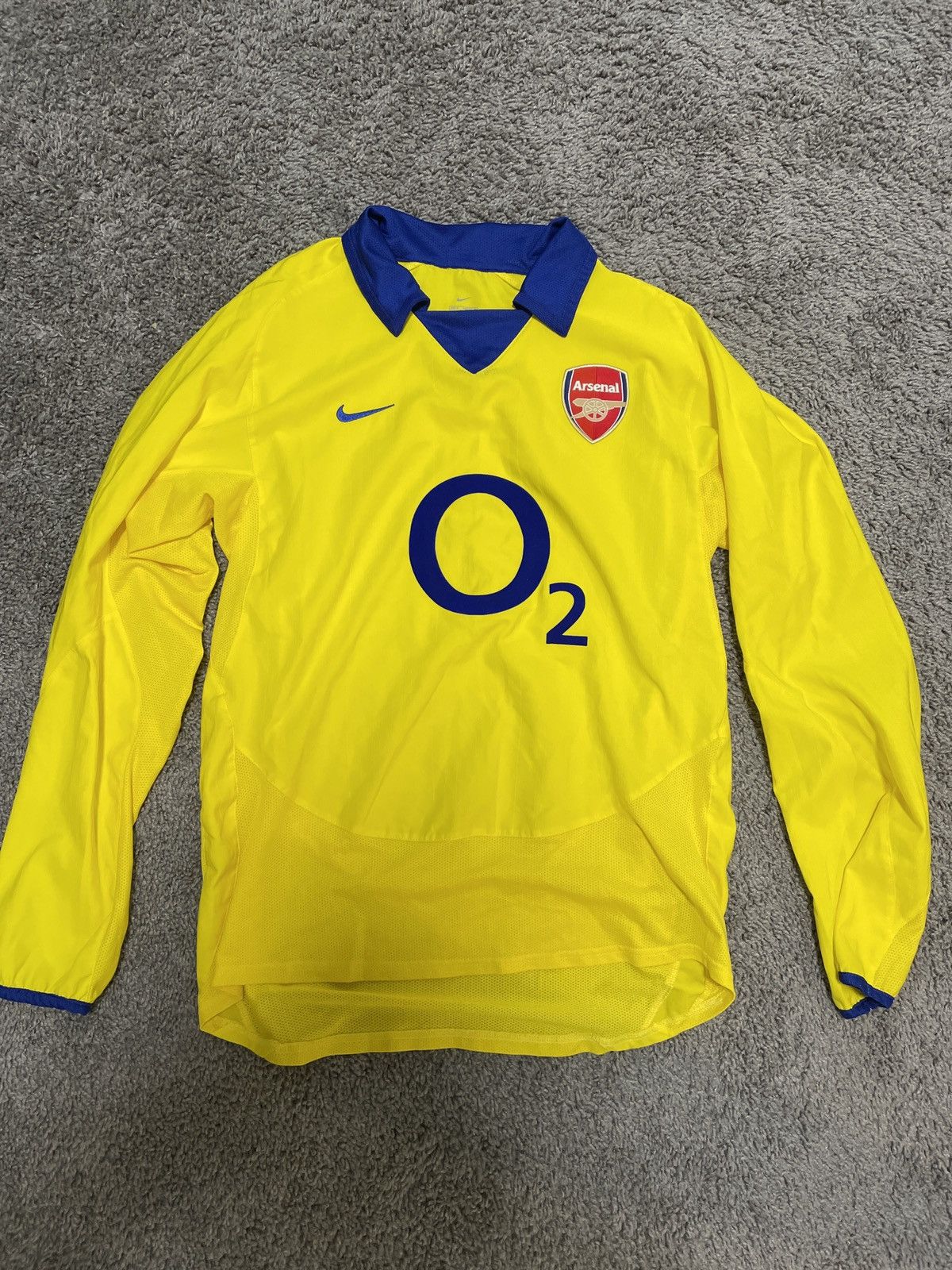 Arsenal O2 soccer jersey