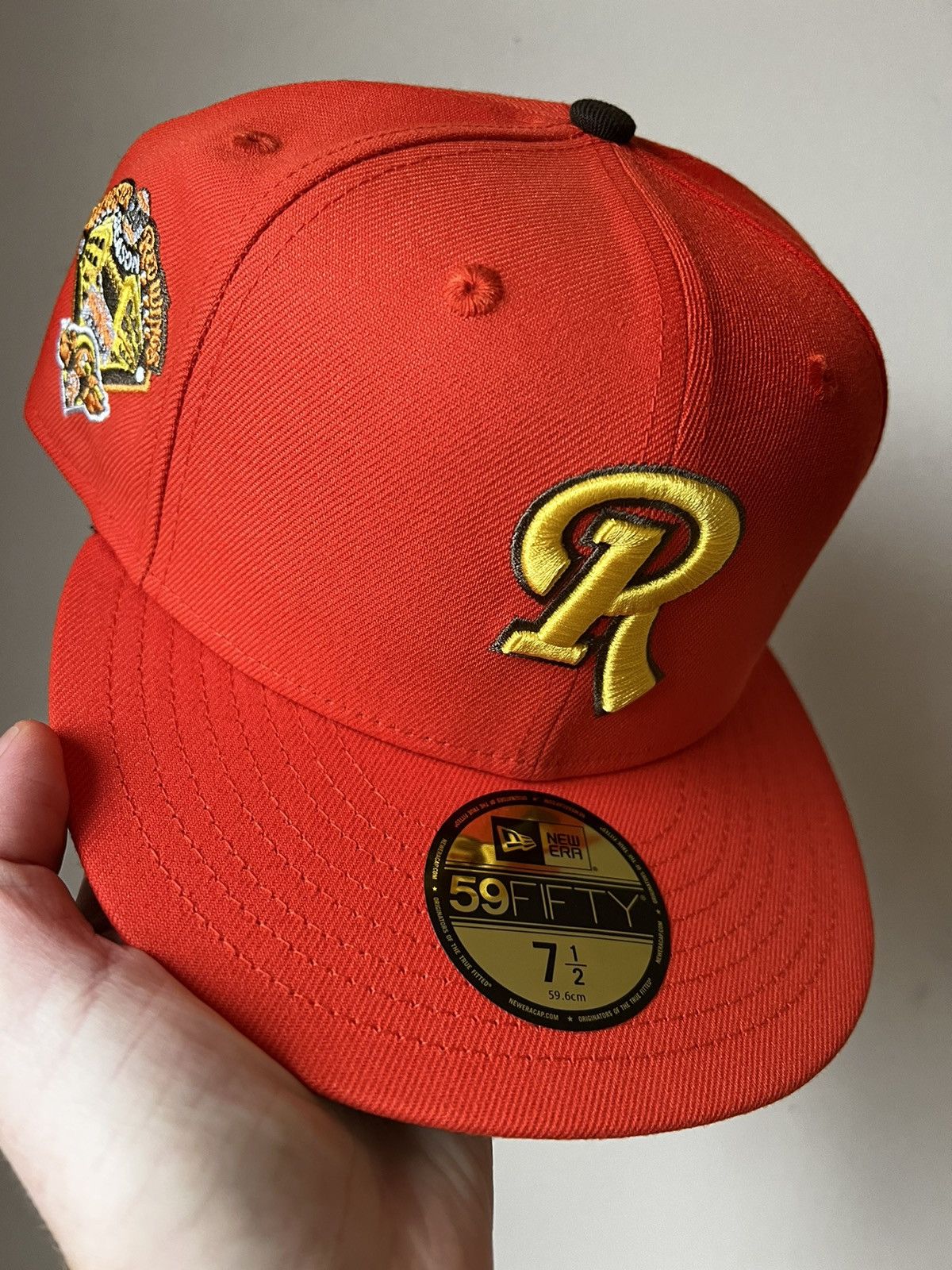 hat club exclusive 7 1/4 rochester red wings rolling papers