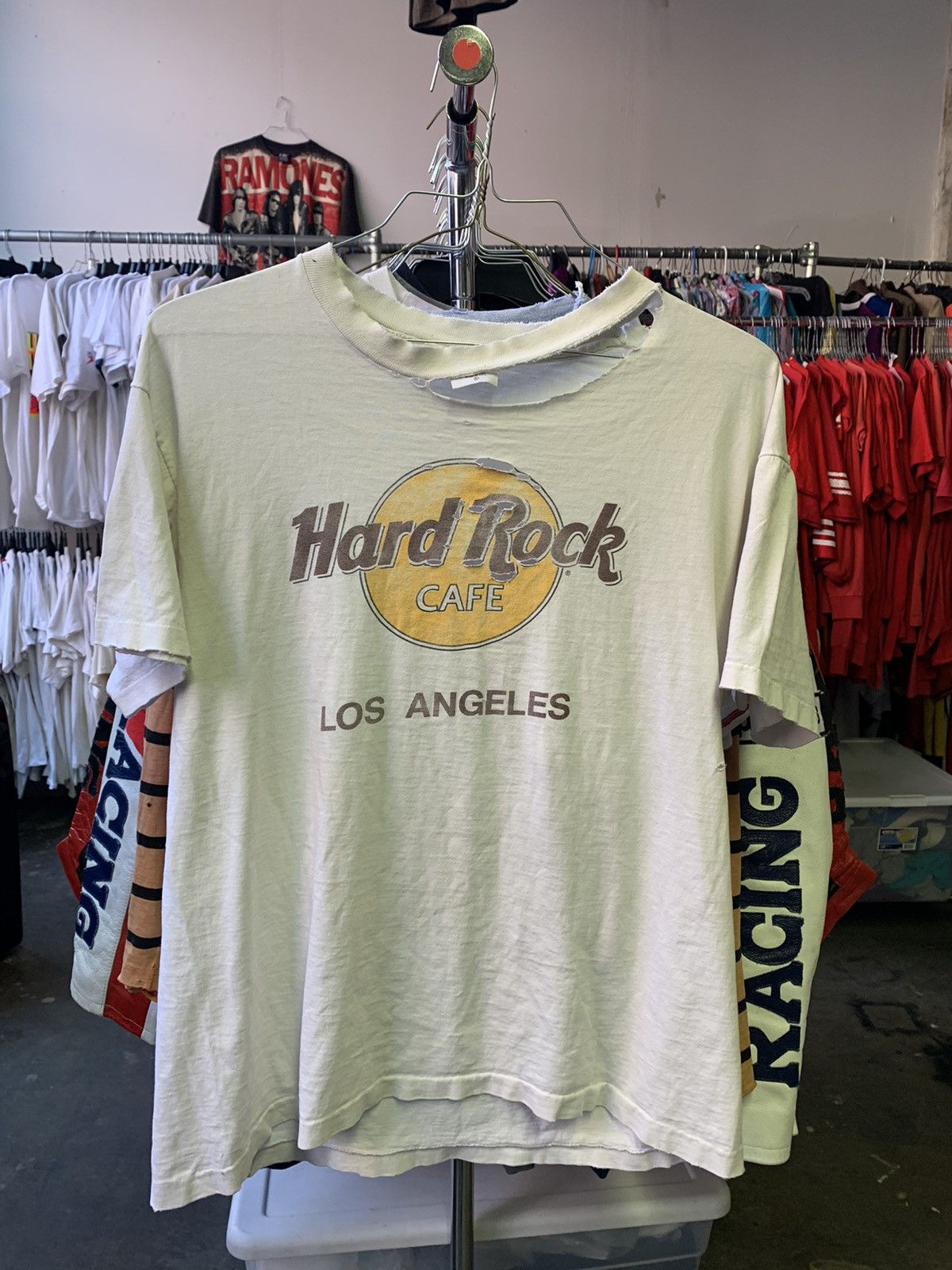 Hard Rock Cafe Hard Rock Los Angelos Thrashed Tee Size US L / EU 52-54 / 3 - 2 Thumbnail