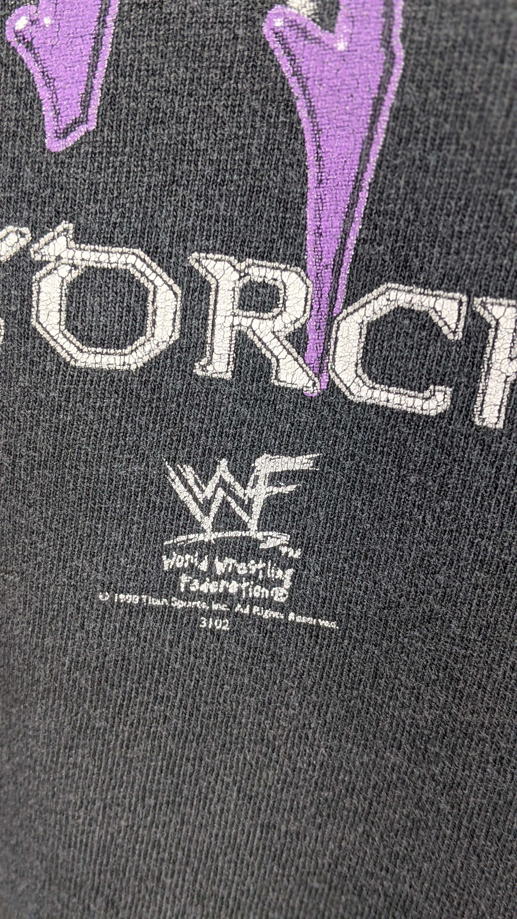 Vintage Vintage Undertaker 90s Can't Torch This WWF Wrestling Shirt Size US L / EU 52-54 / 3 - 3 Thumbnail