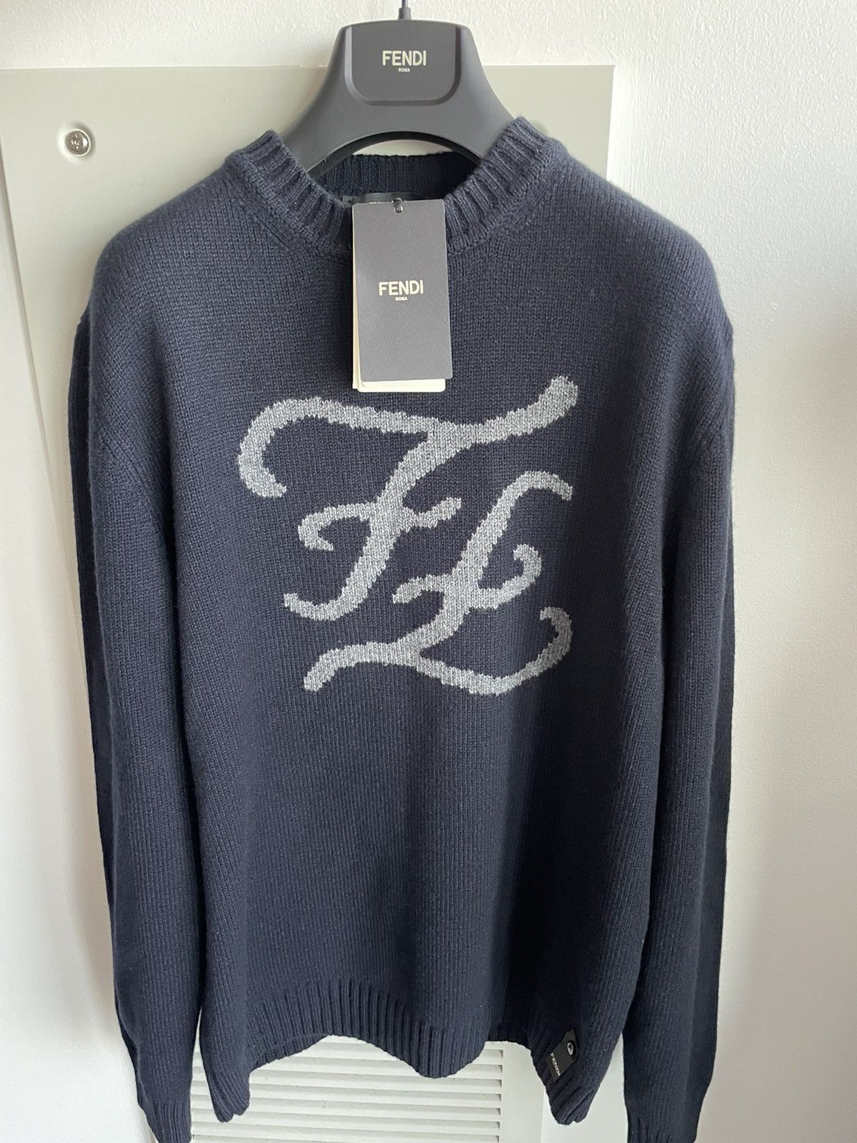 Fendi $2,500Value Rare Pure Cashmere New Fendi Logo Runway Sweater Size US L / EU 52-54 / 3 - 10 Thumbnail