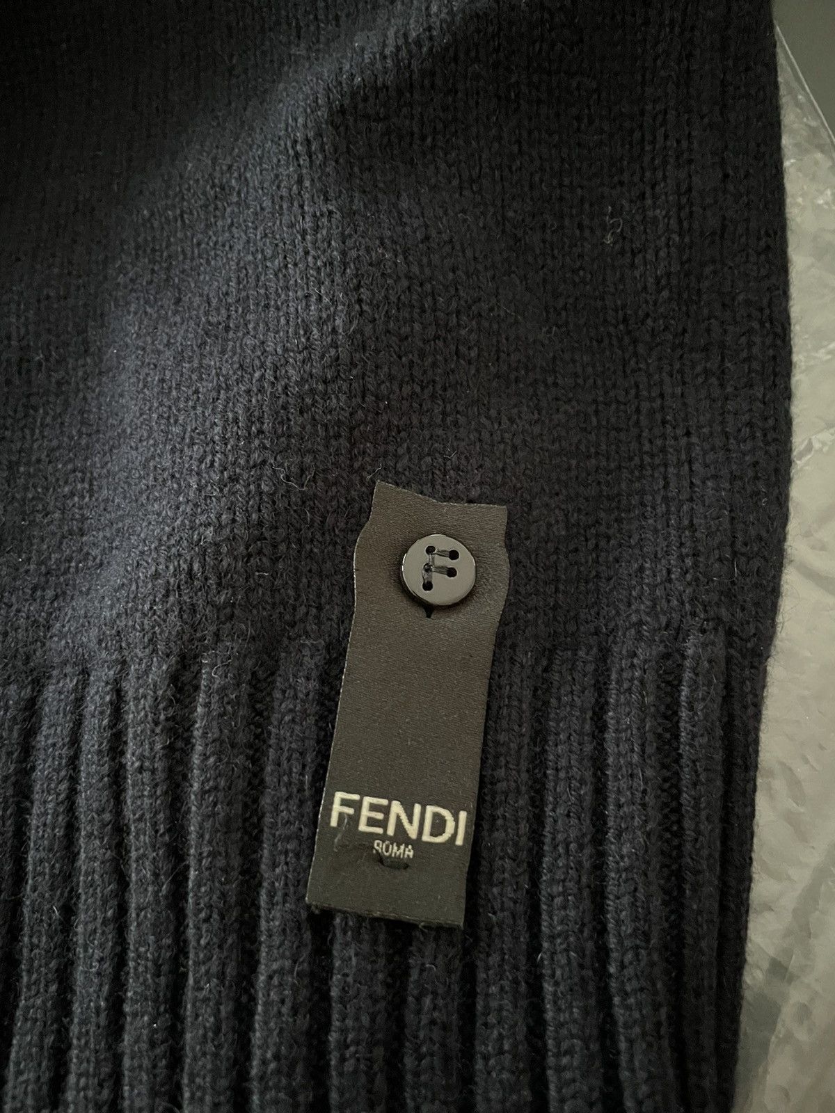 Fendi $2,500Value Rare Pure Cashmere New Fendi Logo Runway Sweater Size US L / EU 52-54 / 3 - 20 Thumbnail