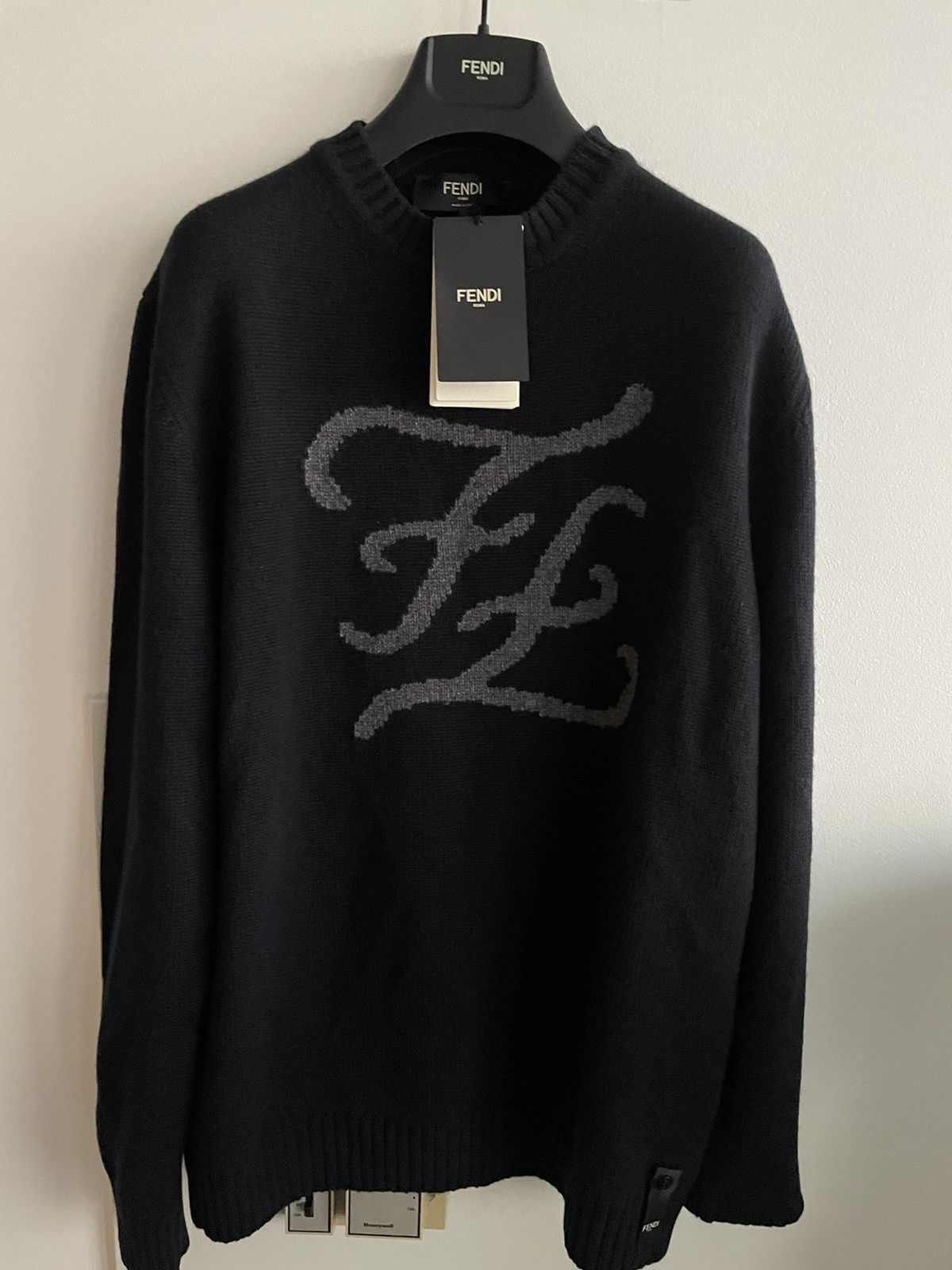 Fendi $2,500Value Rare Pure Cashmere New Fendi Logo Runway Sweater Size US L / EU 52-54 / 3 - 21 Thumbnail