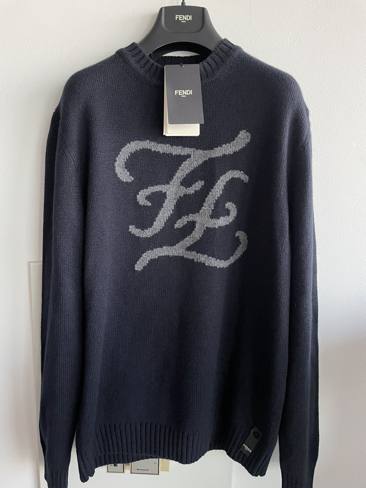 Fendi $2,500 Value Fendi Super Runway Cashmere Sweater Brand New Size US L / EU 52-54 / 3 - 3 Thumbnail