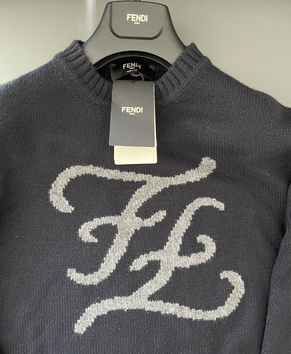 Fendi $2,500 Value Fendi Super Runway Cashmere Sweater Brand New Size US L / EU 52-54 / 3 - 13 Thumbnail