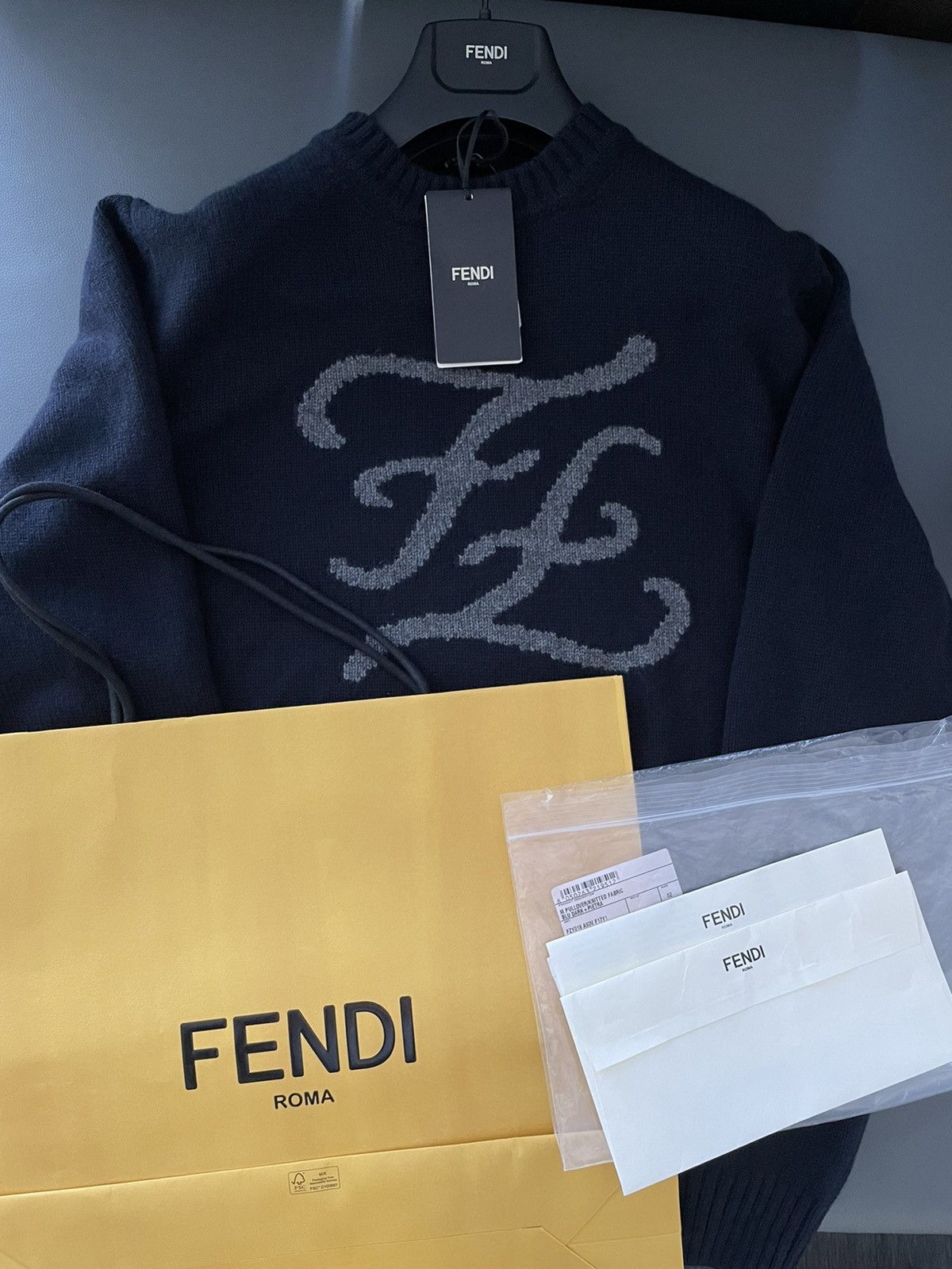 Fendi $2,500 Value Fendi Super Runway Cashmere Sweater Brand New Size US L / EU 52-54 / 3 - 1 Thumbnail