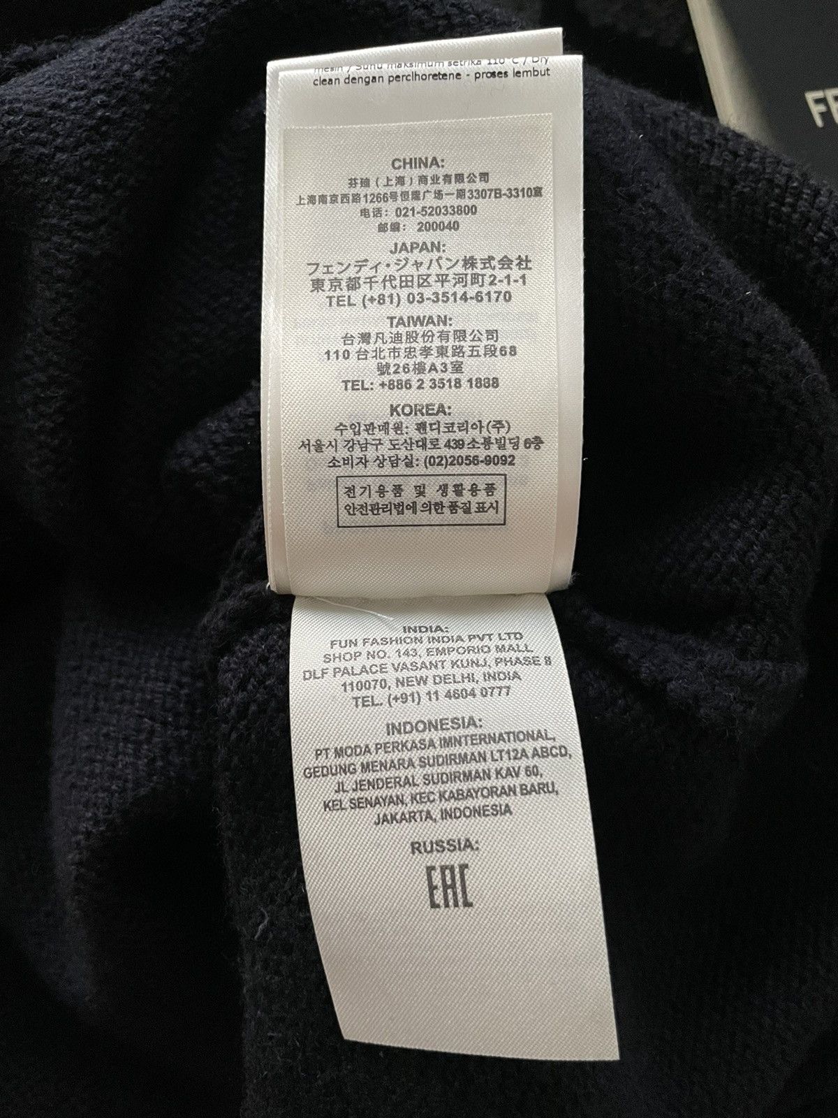 Fendi $2,500 Value Fendi Super Runway Cashmere Sweater Brand New Size US L / EU 52-54 / 3 - 16 Thumbnail