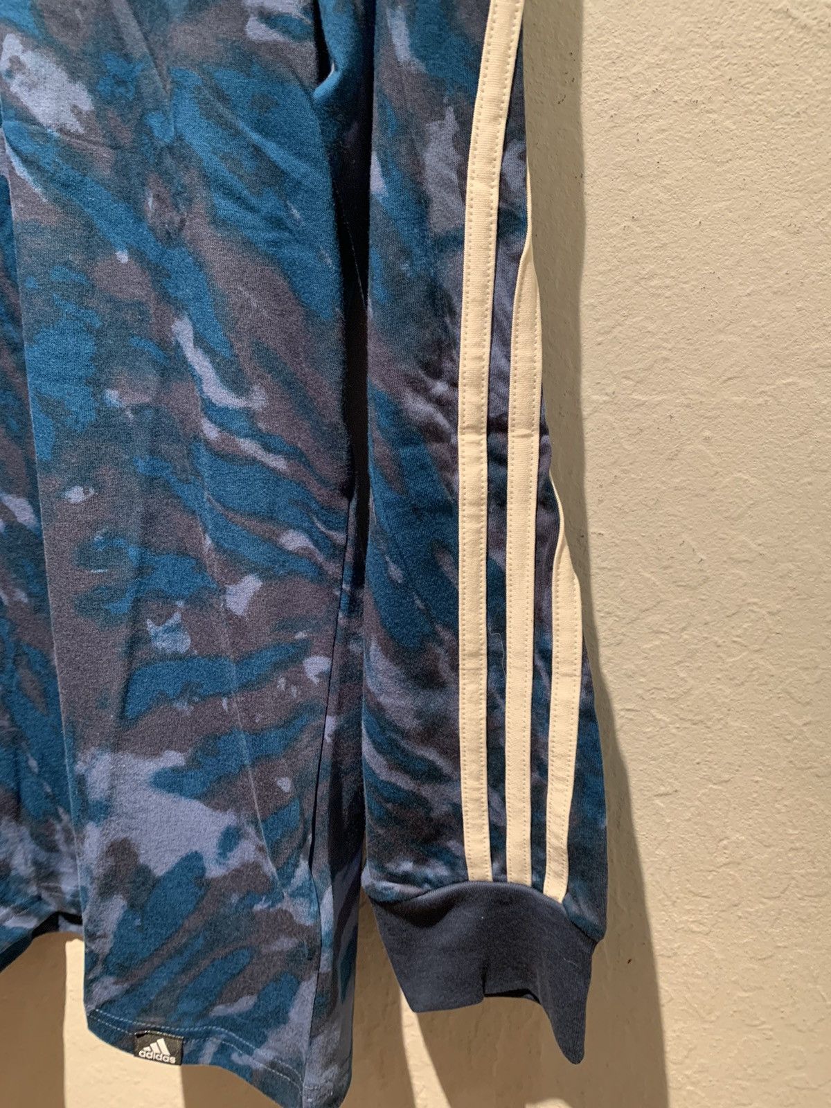Adidas *RARE* New Adidas Butterfly Logo Striped Tie-Dye Long-Sleeve Size US M / EU 48-50 / 2 - 4 Thumbnail