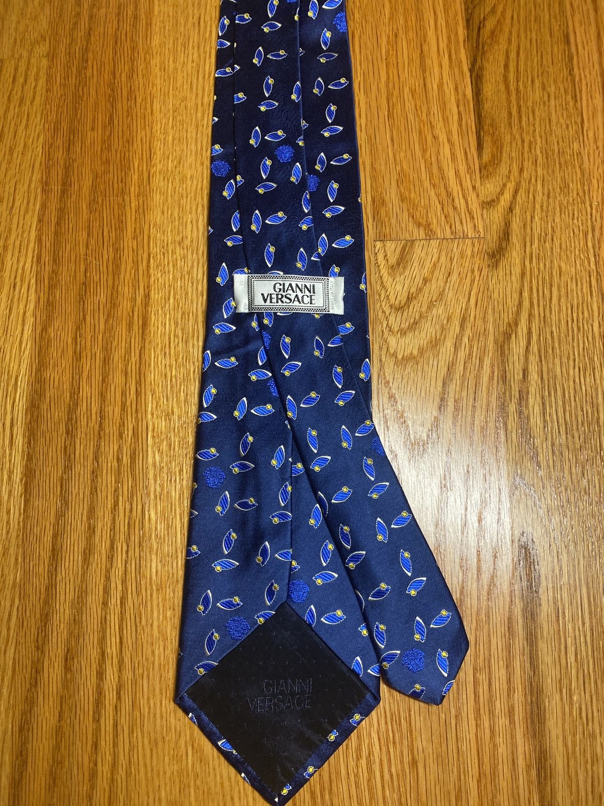 Vintage Vintage 90s Versace tie Size ONE SIZE - 1 Preview