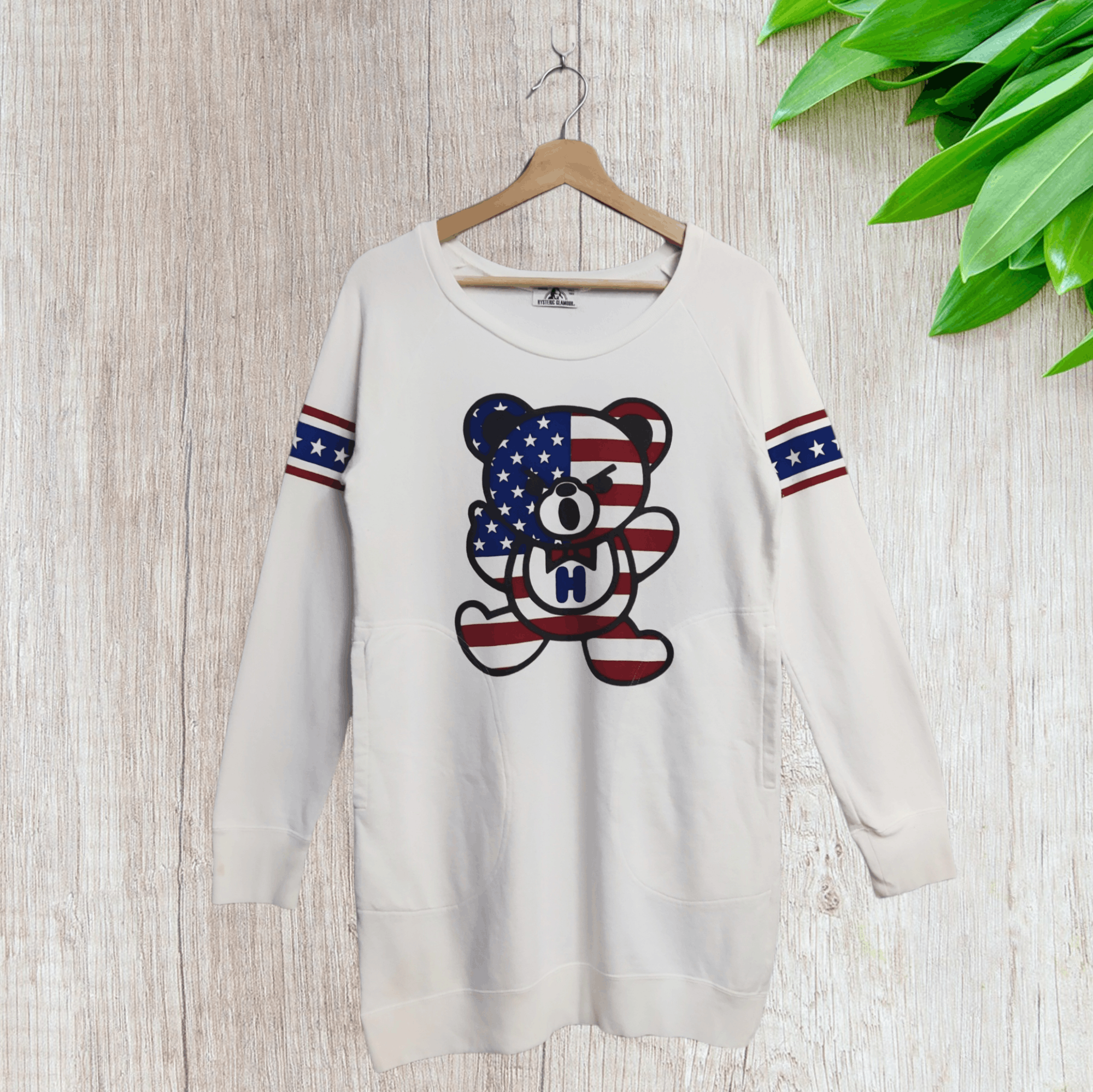 Hysteric Glamour Hysteric Glamour Bear Flag Long Sweatshirt Size US S / EU 44-46 / 1 - 1 Thumbnail