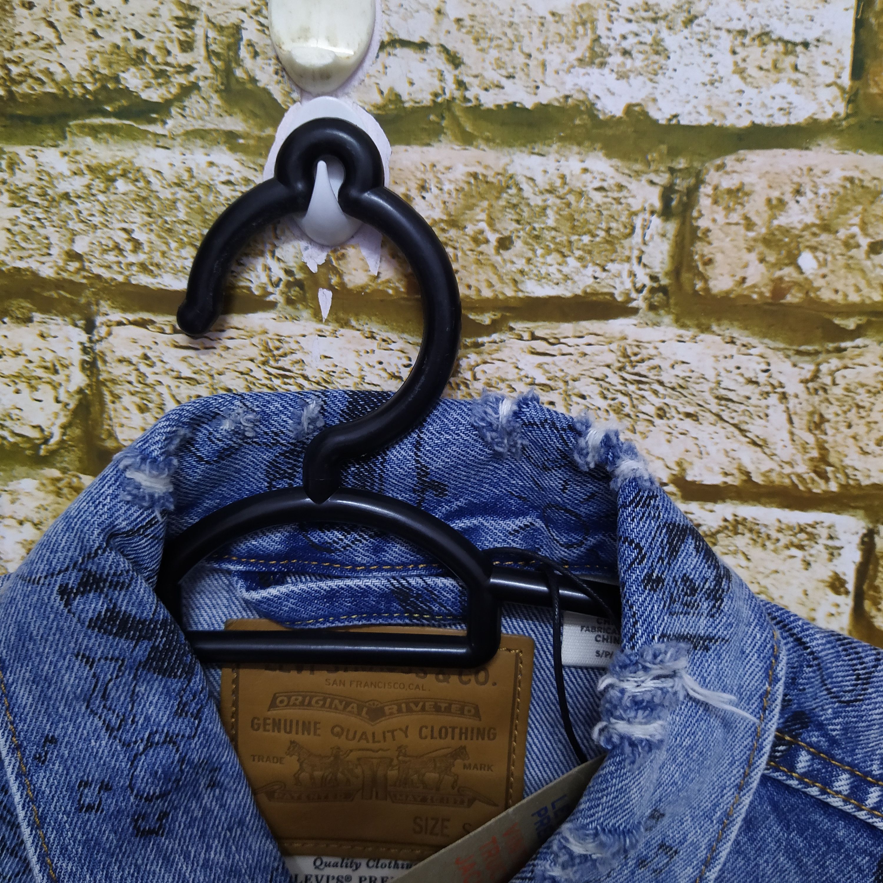 Levi's LEVIS BIG E 'SHRINK2FIT' LIMITED DISTRESSED JACKET (D246B) Size US S / EU 44-46 / 1 - 4 Thumbnail
