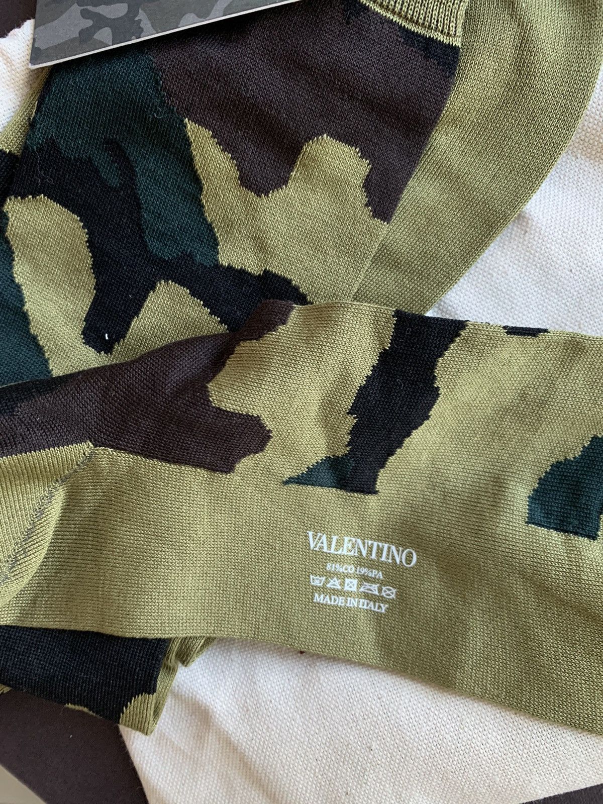 Designer × Valentino *RARE* New Valentino Garavani Knit Camo Long Socks Size ONE SIZE - 2 Thumbnail