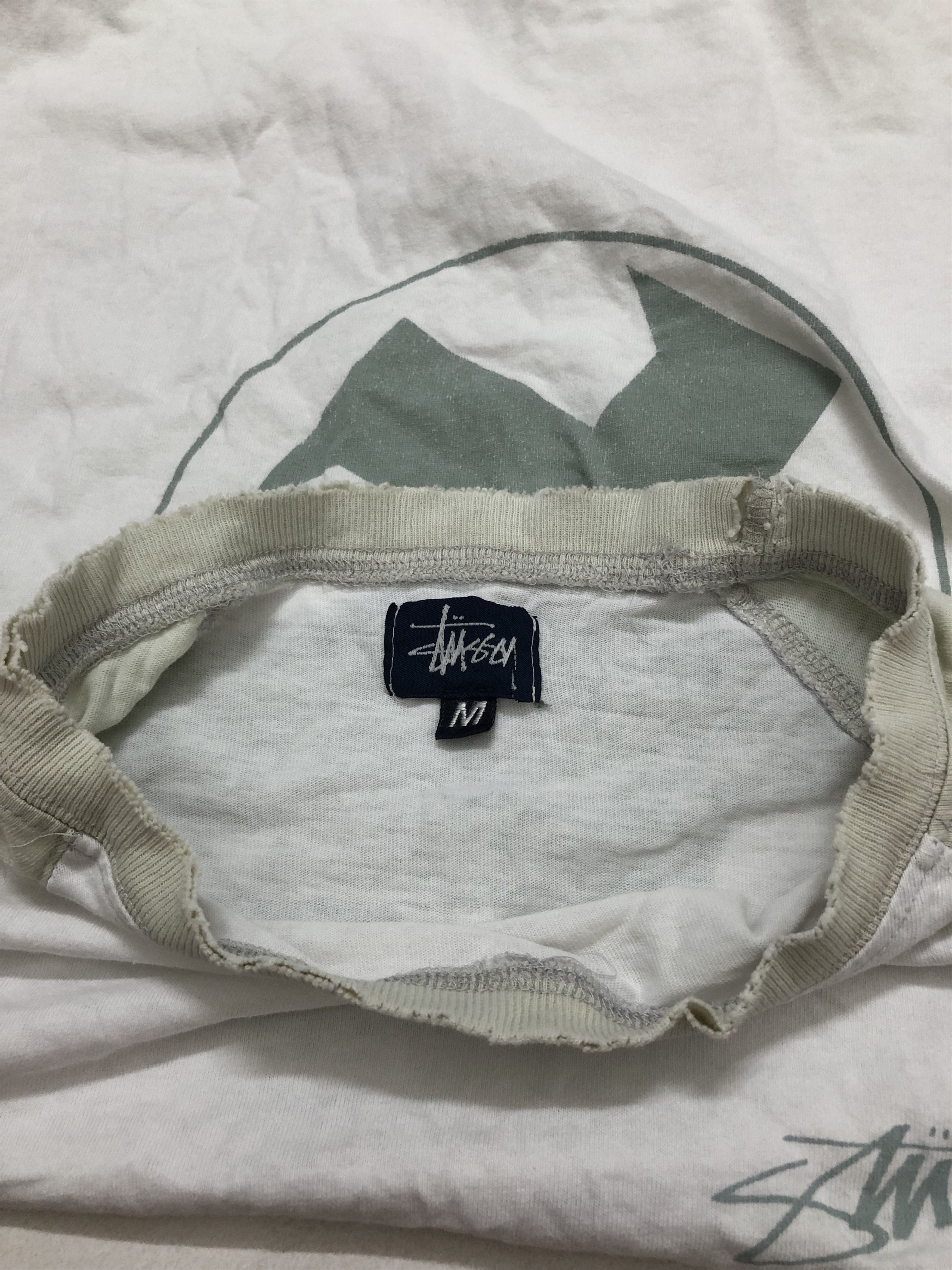 Stussy Vintage Distressed/Worn Stussy Surf Tshirt Size US M / EU 48-50 / 2 - 11 Thumbnail