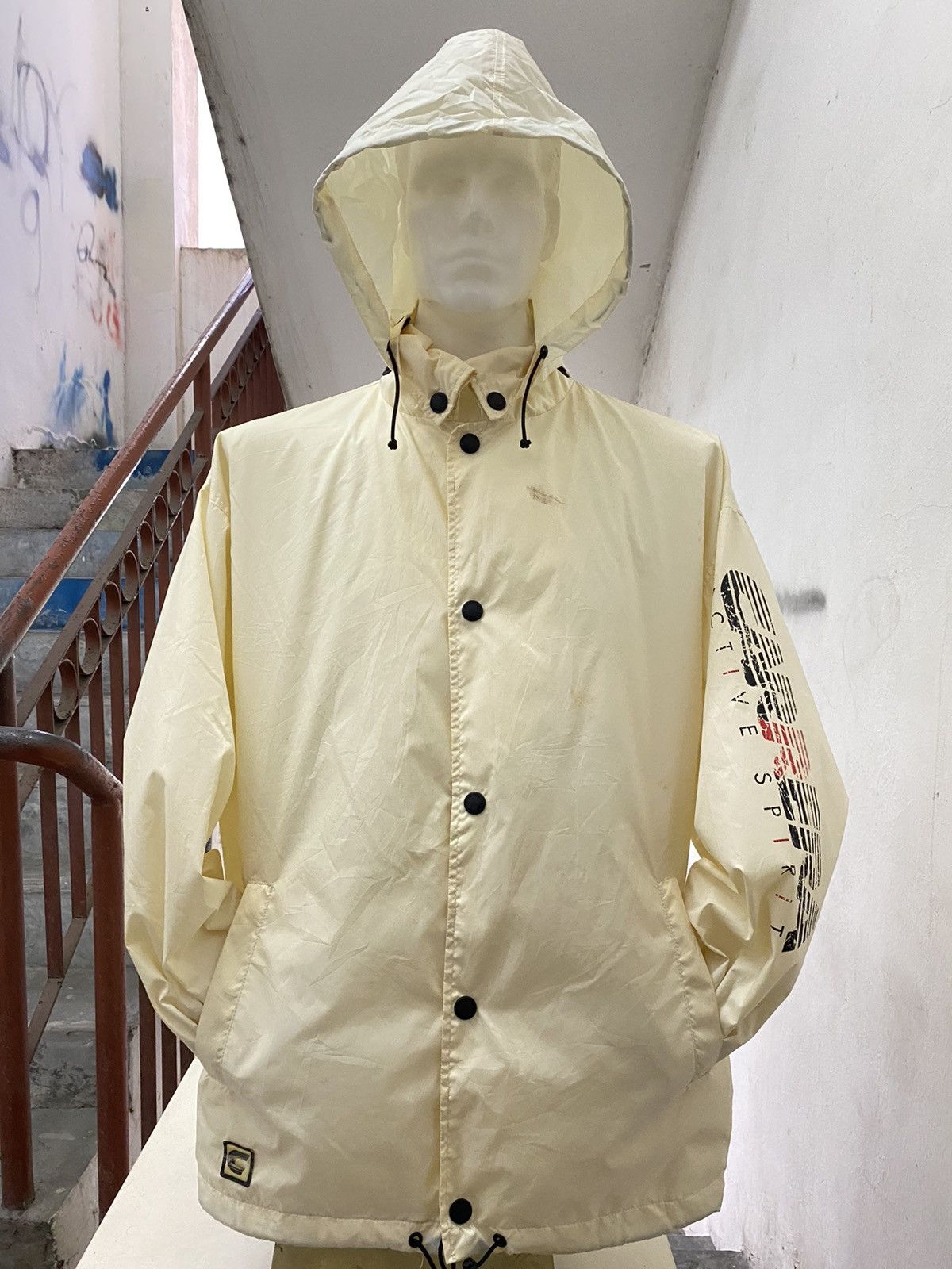 Carrera × Japanese Brand × Vintage 90s VTG DISTRESSED CARRERA WINDBREAKER RAINCOAT JACKET Size US L / EU 52-54 / 3 - 1 Thumbnail