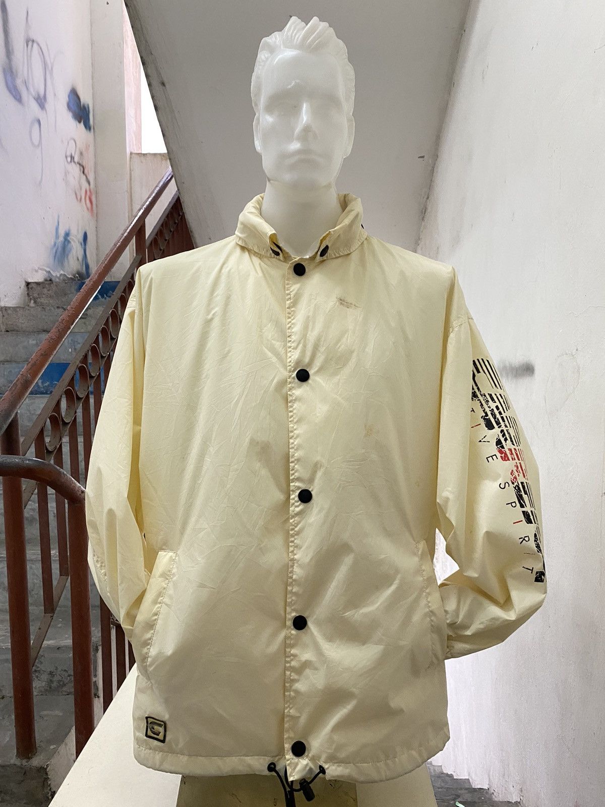 Carrera × Japanese Brand × Vintage 90s VTG DISTRESSED CARRERA WINDBREAKER RAINCOAT JACKET Size US L / EU 52-54 / 3 - 2 Thumbnail