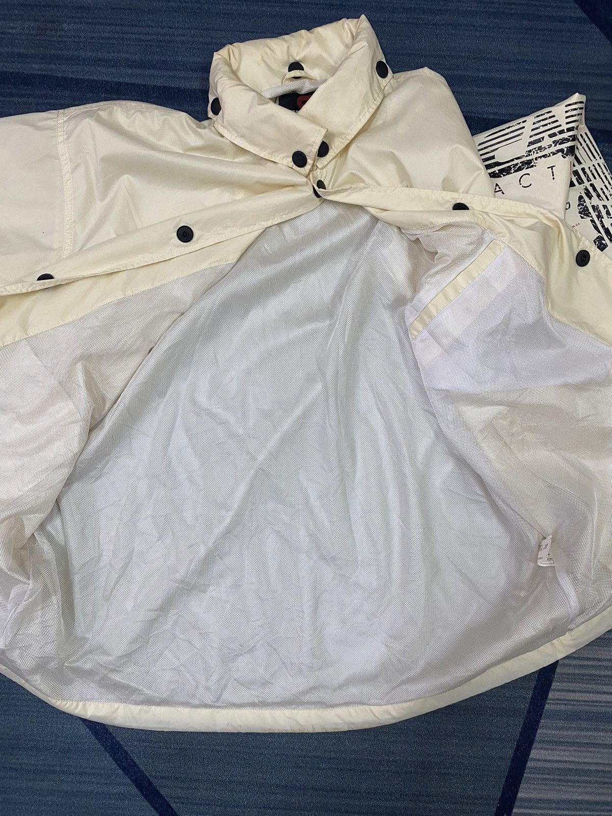 Carrera × Japanese Brand × Vintage 90s VTG DISTRESSED CARRERA WINDBREAKER RAINCOAT JACKET Size US L / EU 52-54 / 3 - 13 Thumbnail