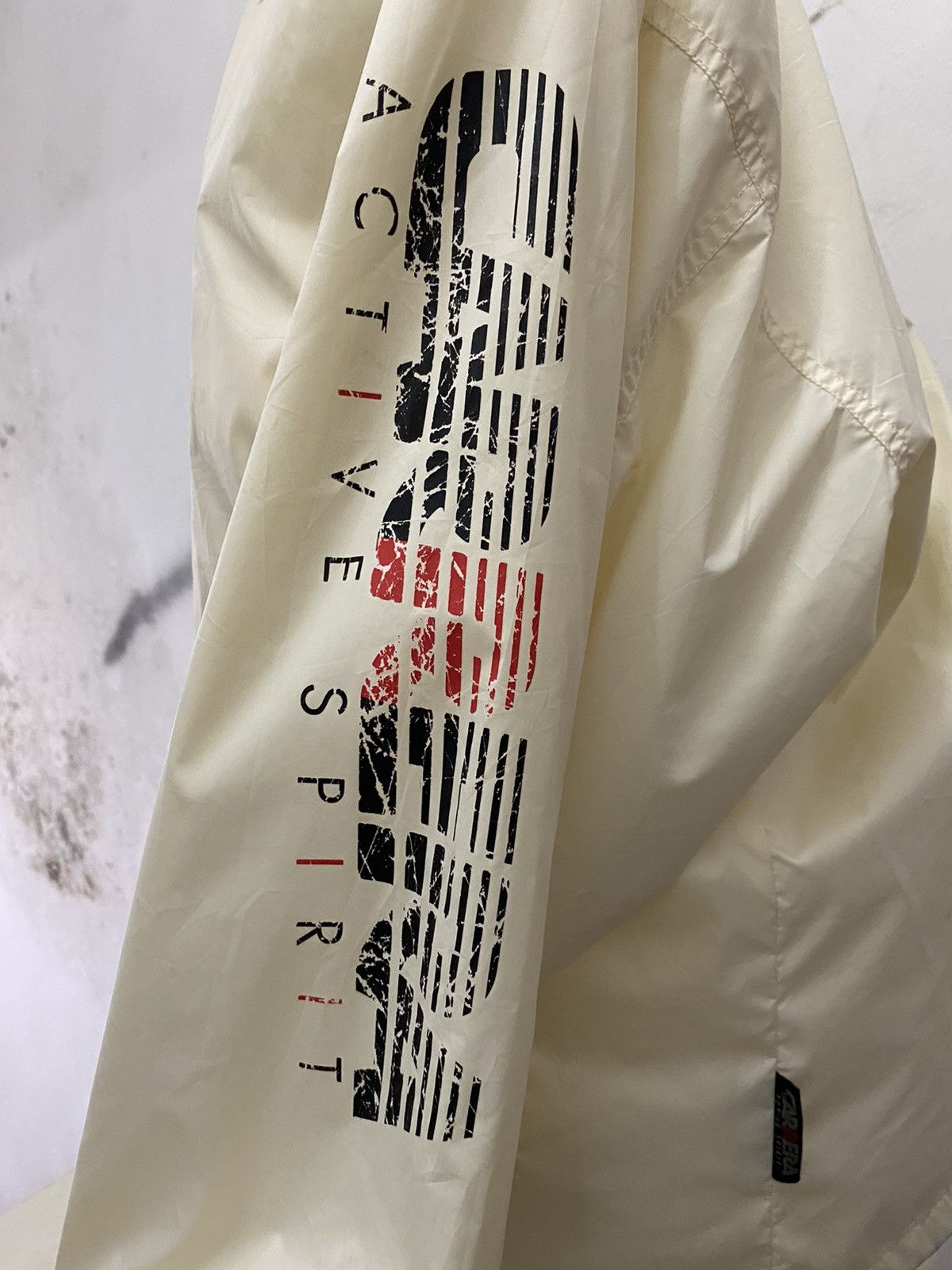 Carrera × Japanese Brand × Vintage 90s VTG DISTRESSED CARRERA WINDBREAKER RAINCOAT JACKET Size US L / EU 52-54 / 3 - 7 Thumbnail