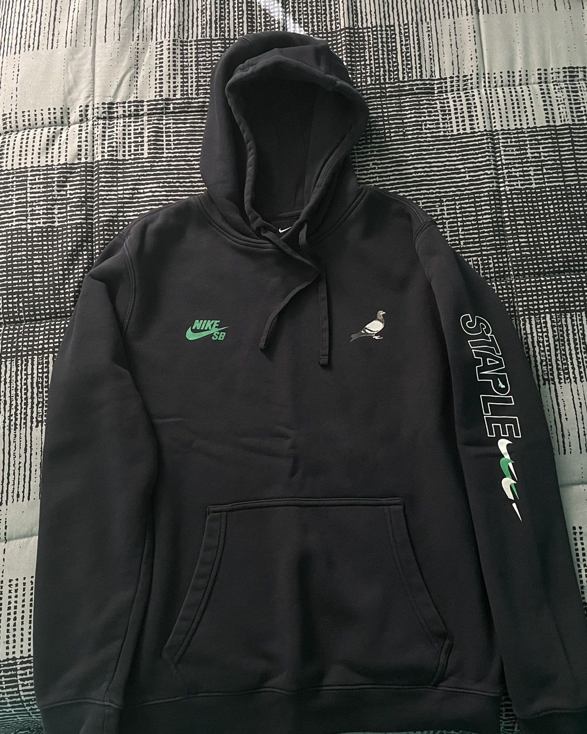 Nike pigeon hot sale hoodie