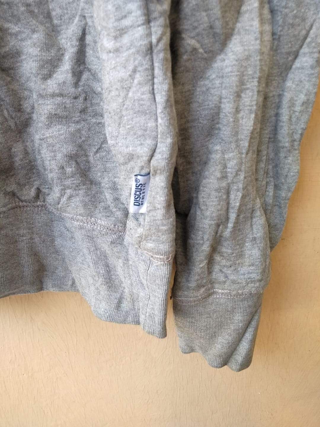 Vintage 90s Discus Plain Stained Pullover Crewneck Sweatshirts Size US L / EU 52-54 / 3 - 5 Thumbnail