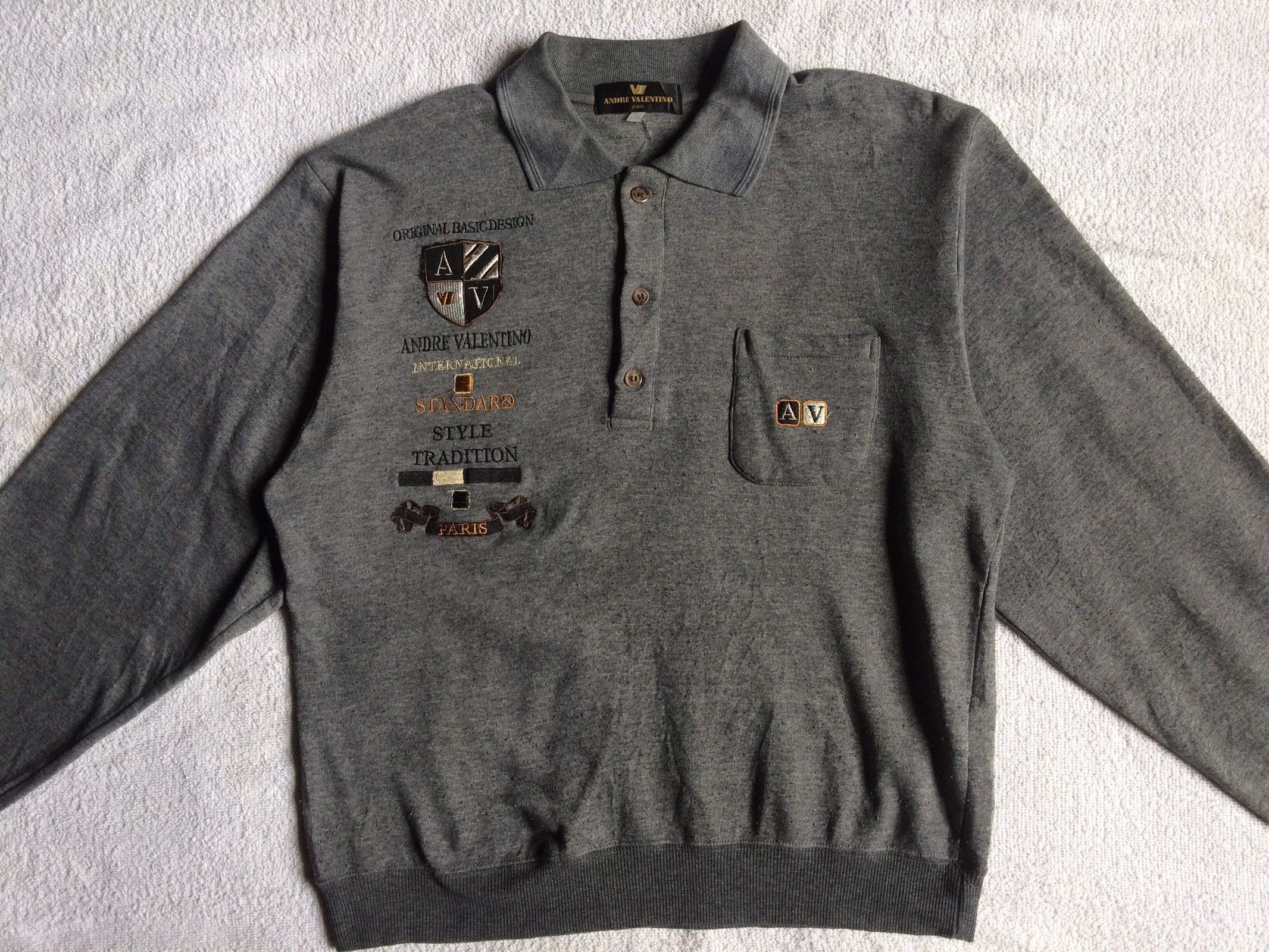 Vintage Rare Vintage Embroidered Valentino Pullover sweatshirt (1) Size US M / EU 48-50 / 2 - 2 Thumbnail