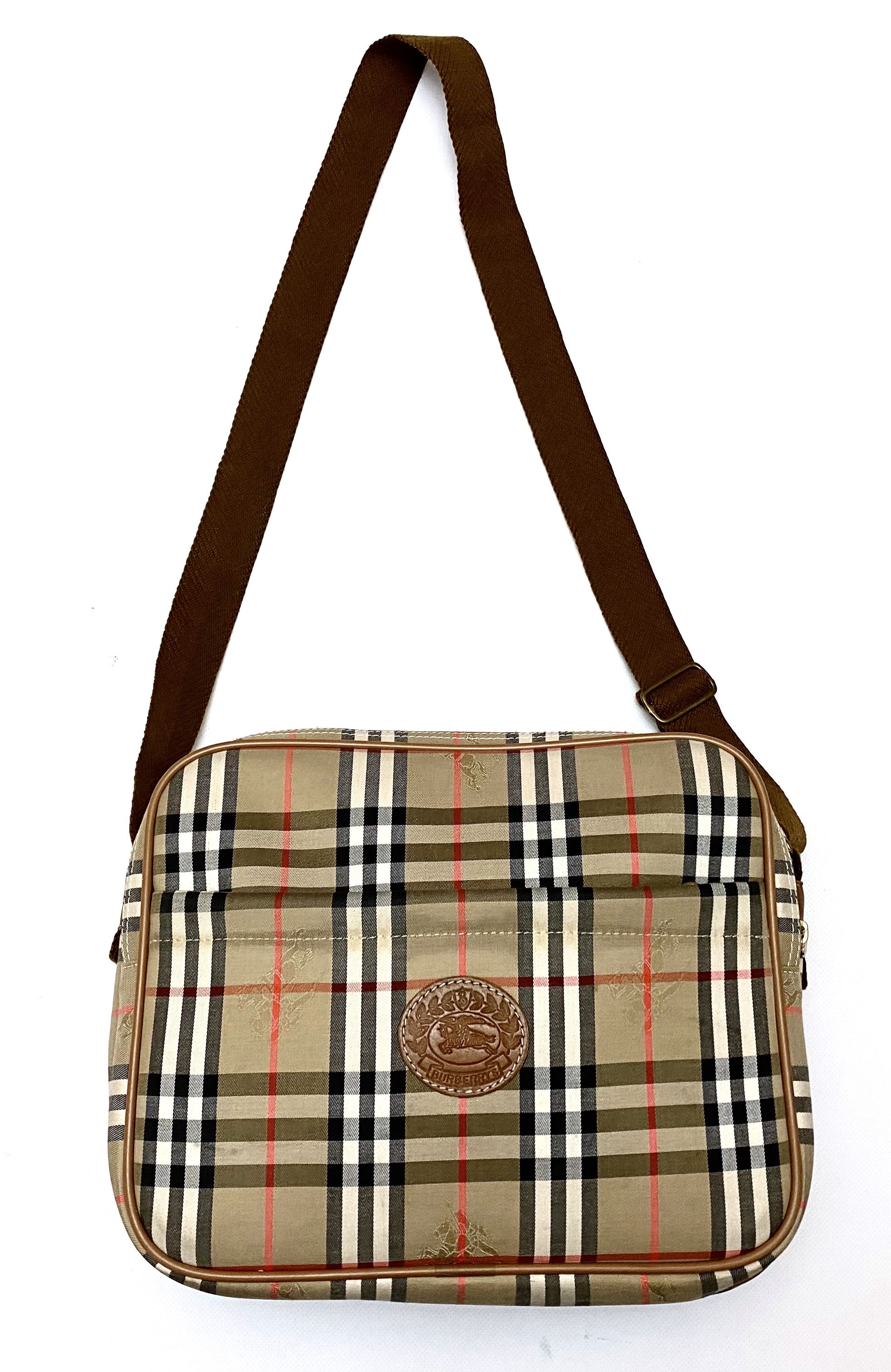 Burberry holdall bag hotsell