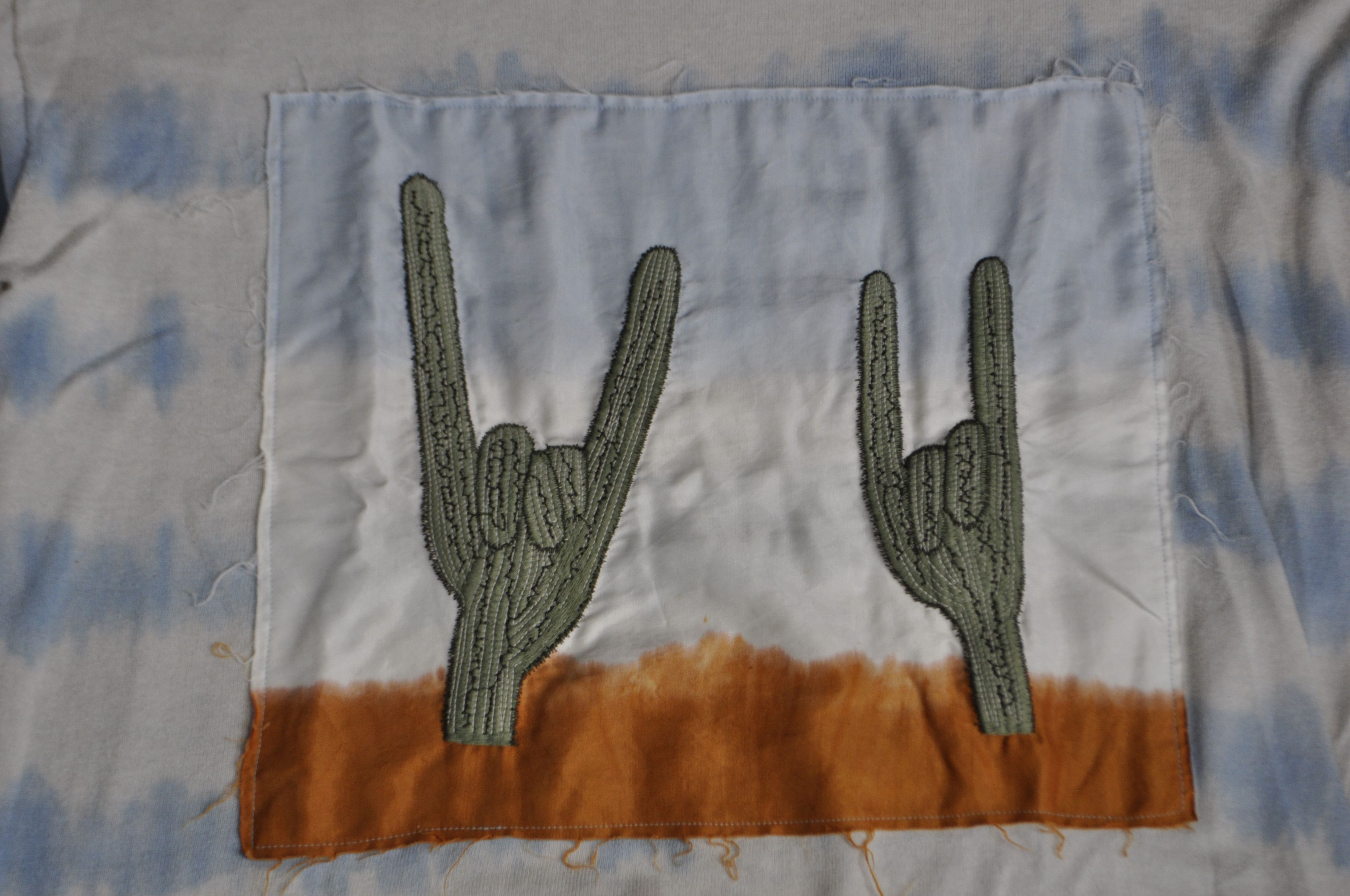 Lost Daze Lost Daze 'Rock and Roll' Cactus Sweater Blue Tie-Dye Size US L / EU 52-54 / 3 - 2 Thumbnail