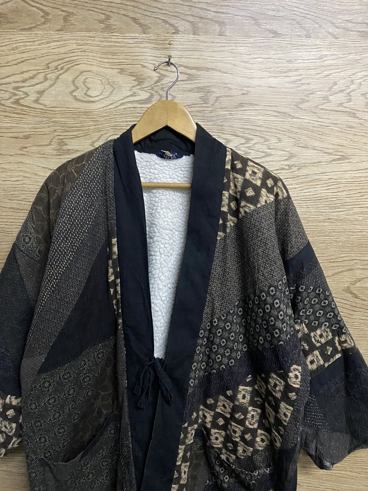Japanese Brand Vintage Japanese Patchwork Kimono Jacket with Sherpa Lining Size US L / EU 52-54 / 3 - 4 Thumbnail