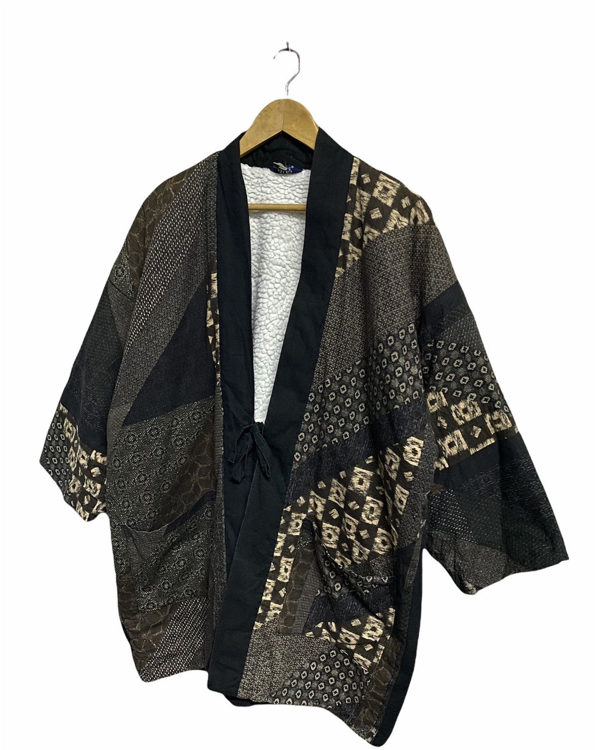 Japanese Brand Vintage Japanese Patchwork Kimono Jacket with Sherpa Lining Size US L / EU 52-54 / 3 - 2 Thumbnail