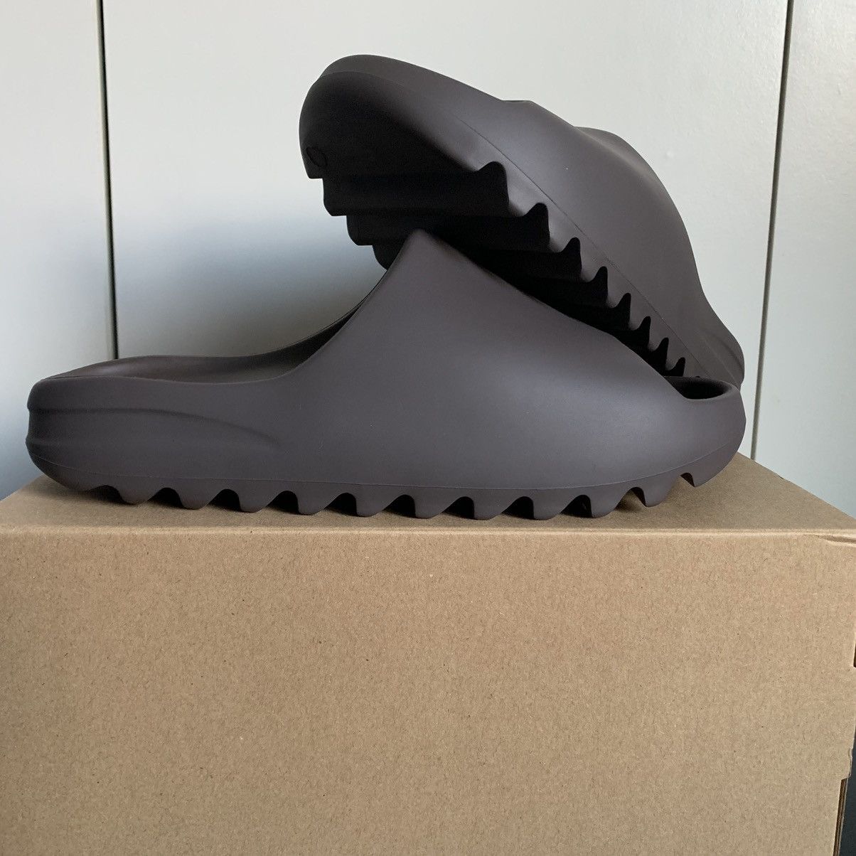 yeezy slides soot size 8