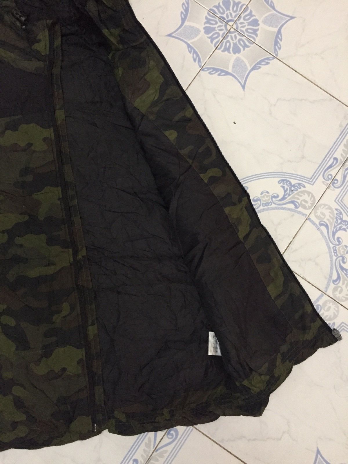Japanese Brand Camo Design Sleeveless Vest Puffer Hoodie Zipper Jacket Size US L / EU 52-54 / 3 - 8 Thumbnail