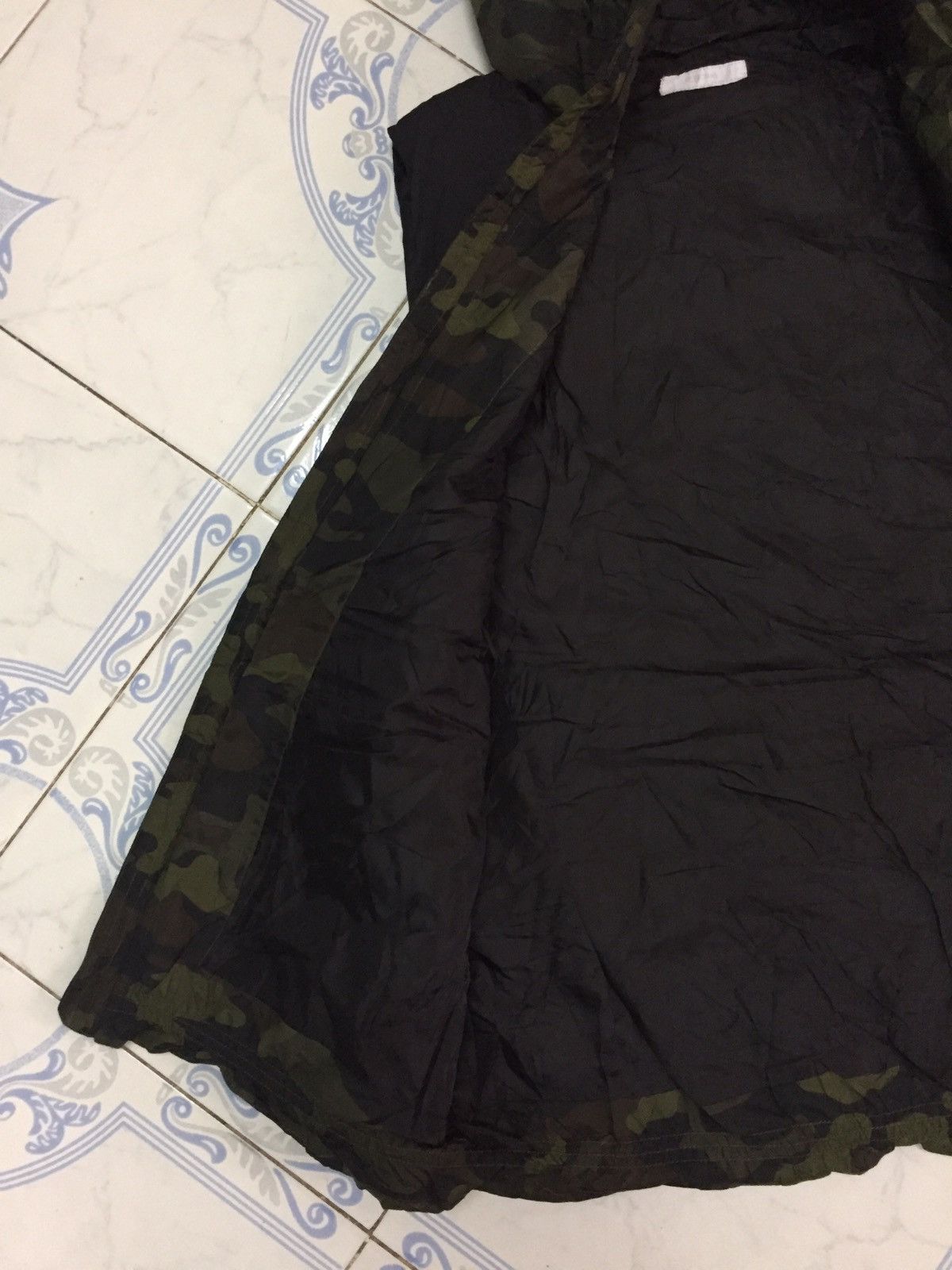 Japanese Brand Camo Design Sleeveless Vest Puffer Hoodie Zipper Jacket Size US L / EU 52-54 / 3 - 9 Thumbnail