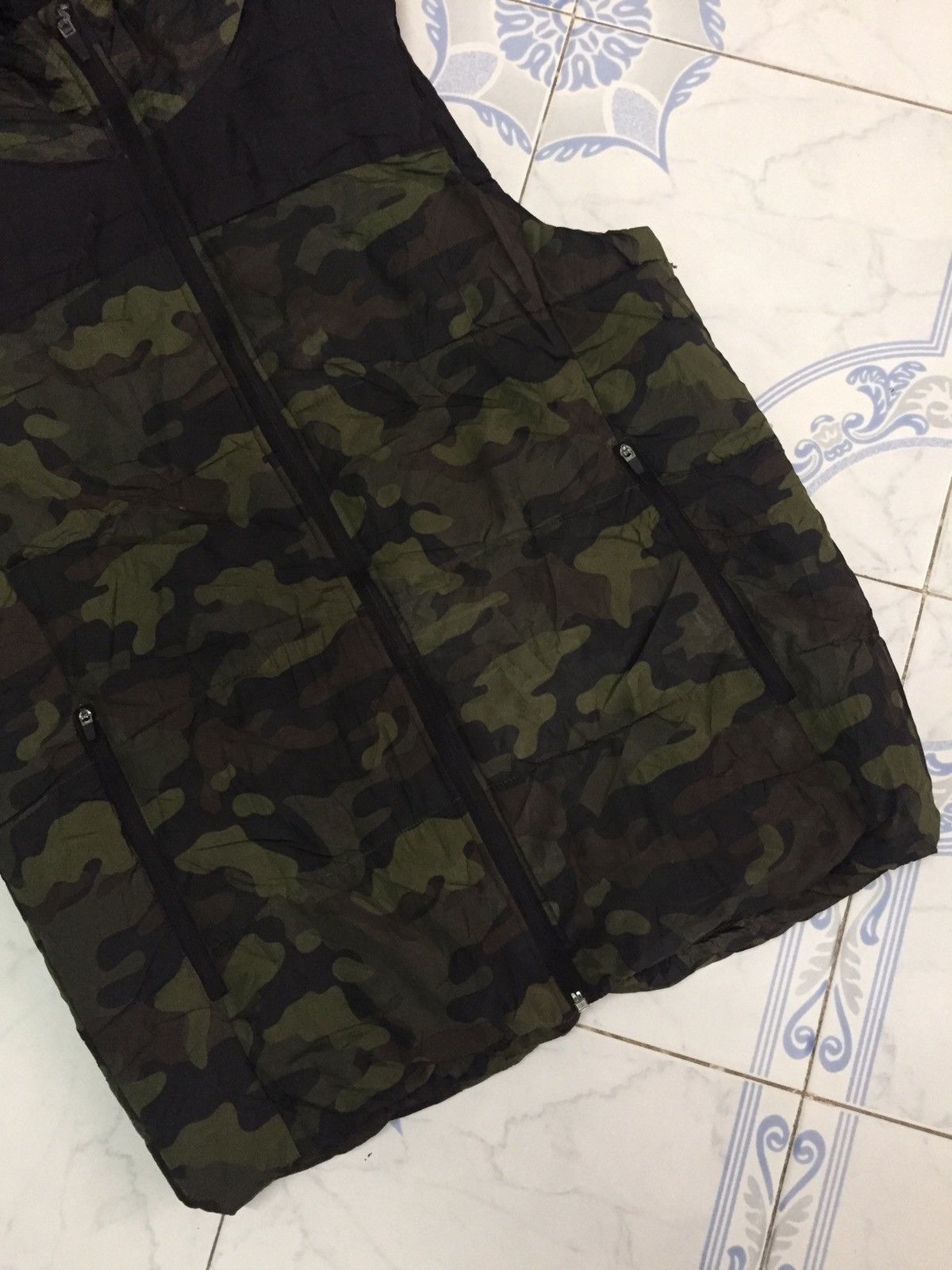 Japanese Brand Camo Design Sleeveless Vest Puffer Hoodie Zipper Jacket Size US L / EU 52-54 / 3 - 2 Thumbnail