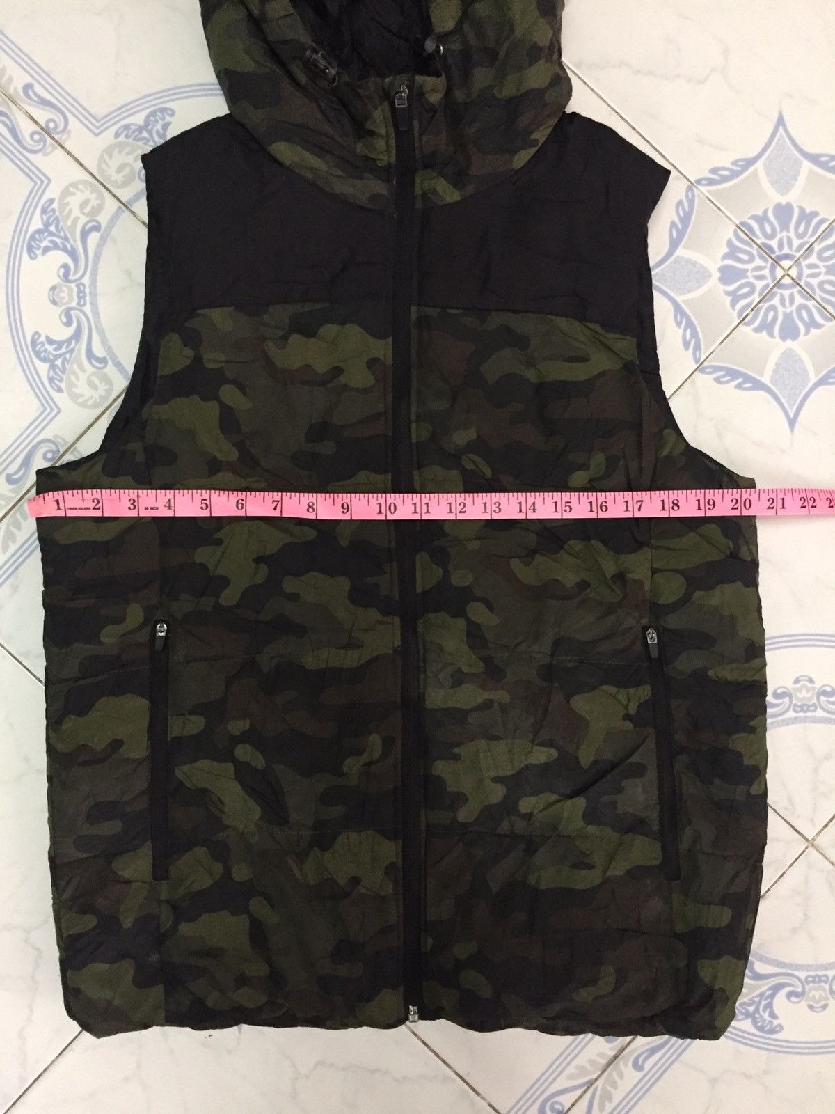 Japanese Brand Camo Design Sleeveless Vest Puffer Hoodie Zipper Jacket Size US L / EU 52-54 / 3 - 13 Thumbnail