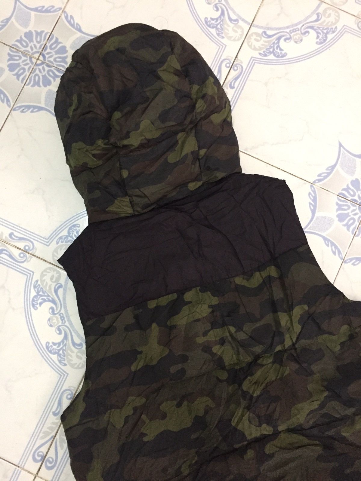 Japanese Brand Camo Design Sleeveless Vest Puffer Hoodie Zipper Jacket Size US L / EU 52-54 / 3 - 7 Thumbnail