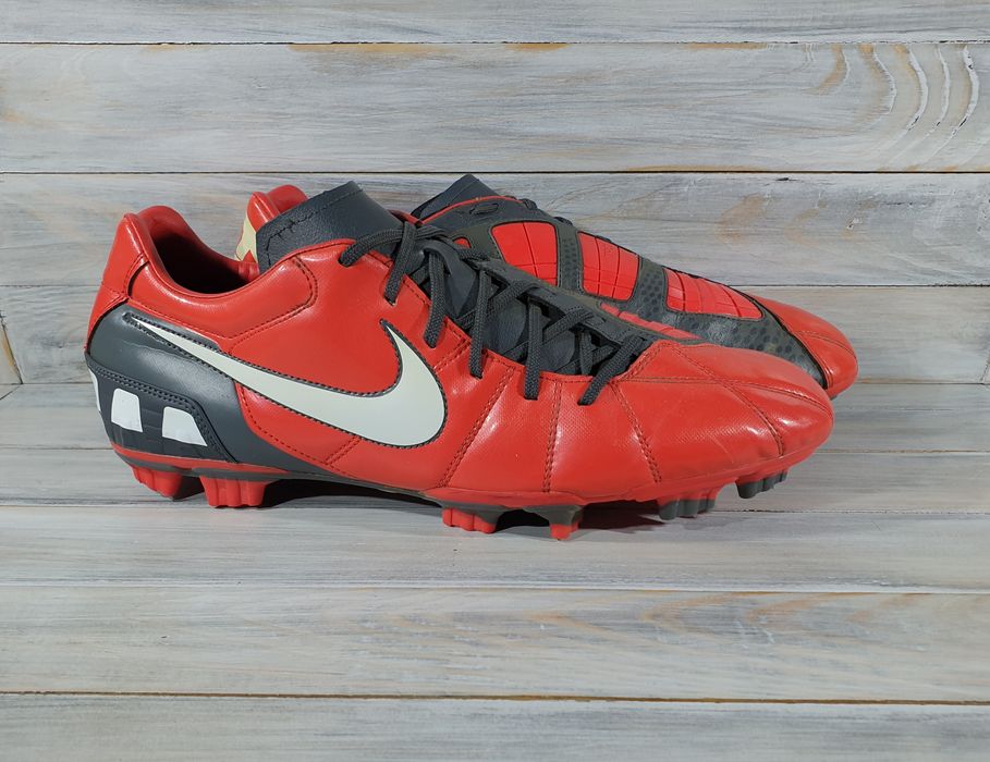 Nike on sale t90 2010