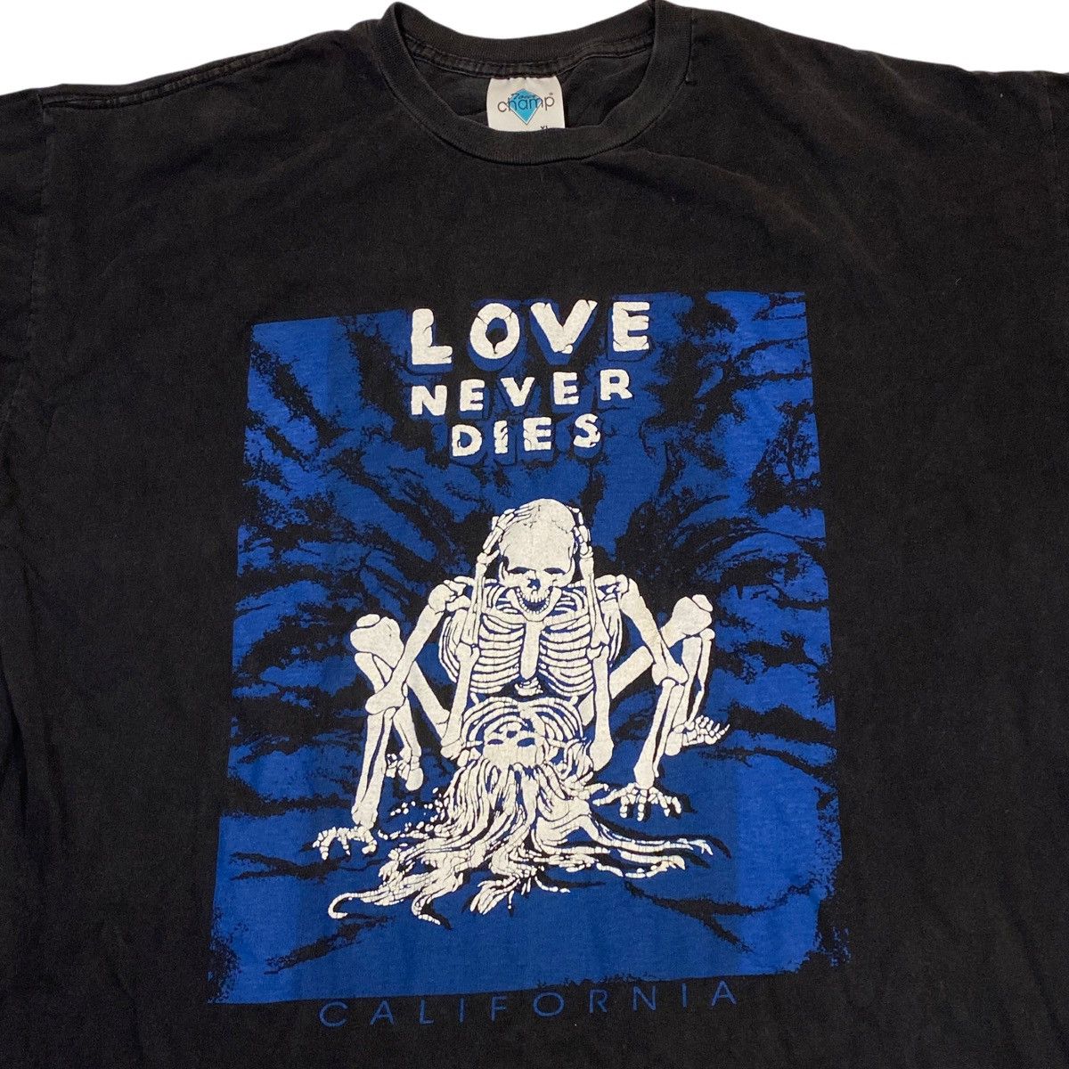 Vintage Vintage Love Never Dies Tee Size US XL / EU 56 / 4 - 4 Thumbnail