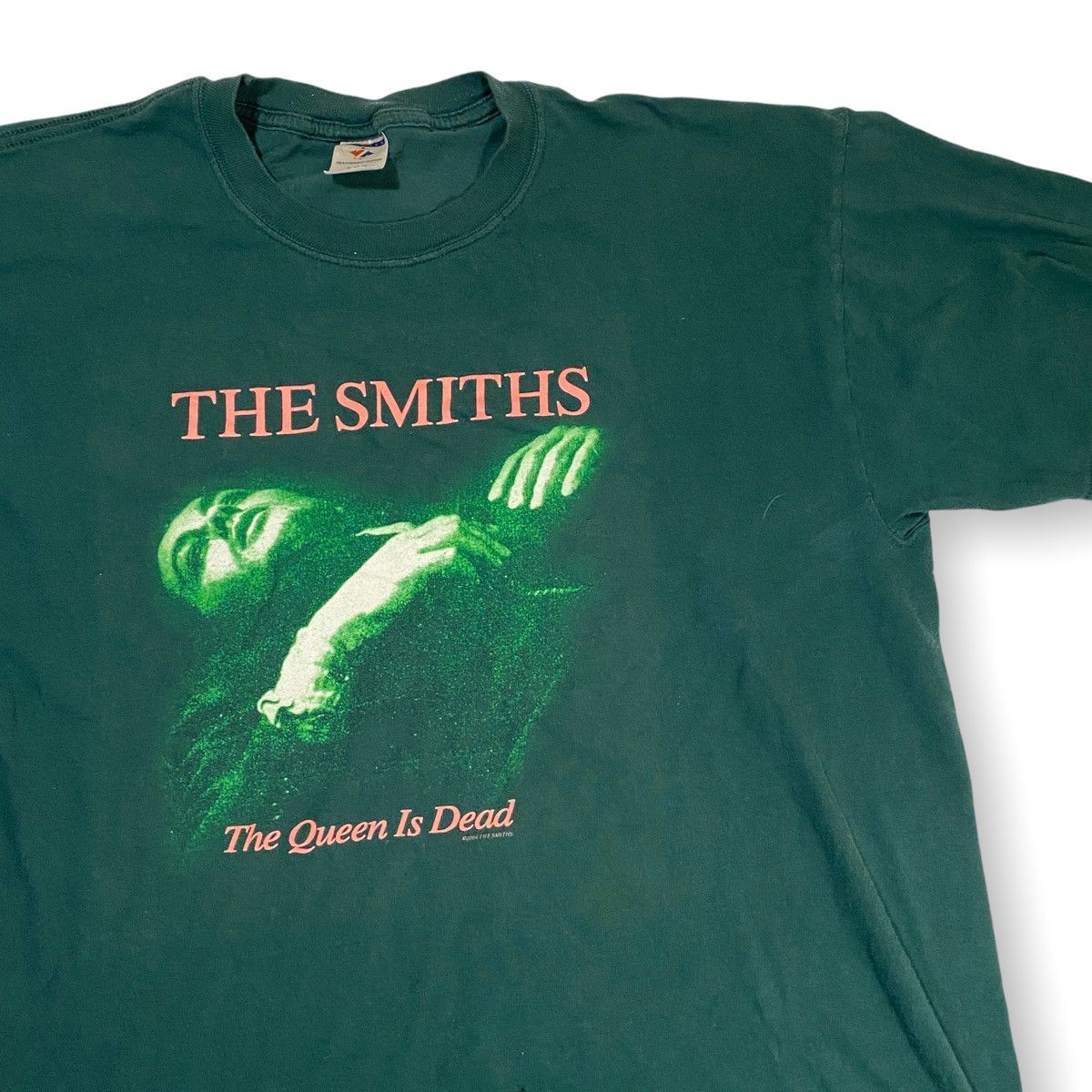Band Tees 2004 The Smiths The Queen Is Dead Tee Size US XL / EU 56 / 4 - 4 Thumbnail
