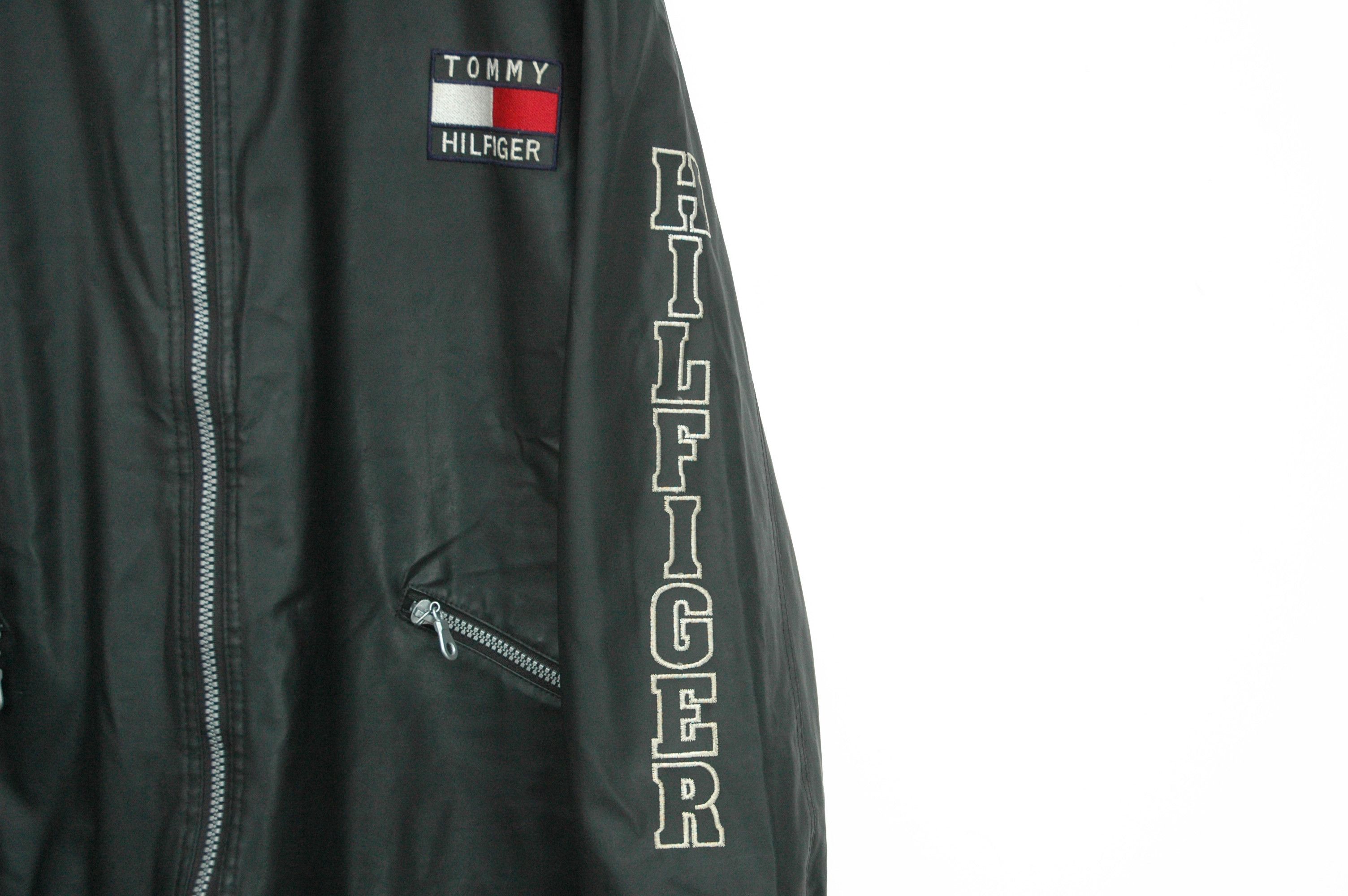 Tommy Hilfiger Vintage Tommy Hilfiger Big Logo Waterproof Jacket Size US XL / EU 56 / 4 - 4 Thumbnail