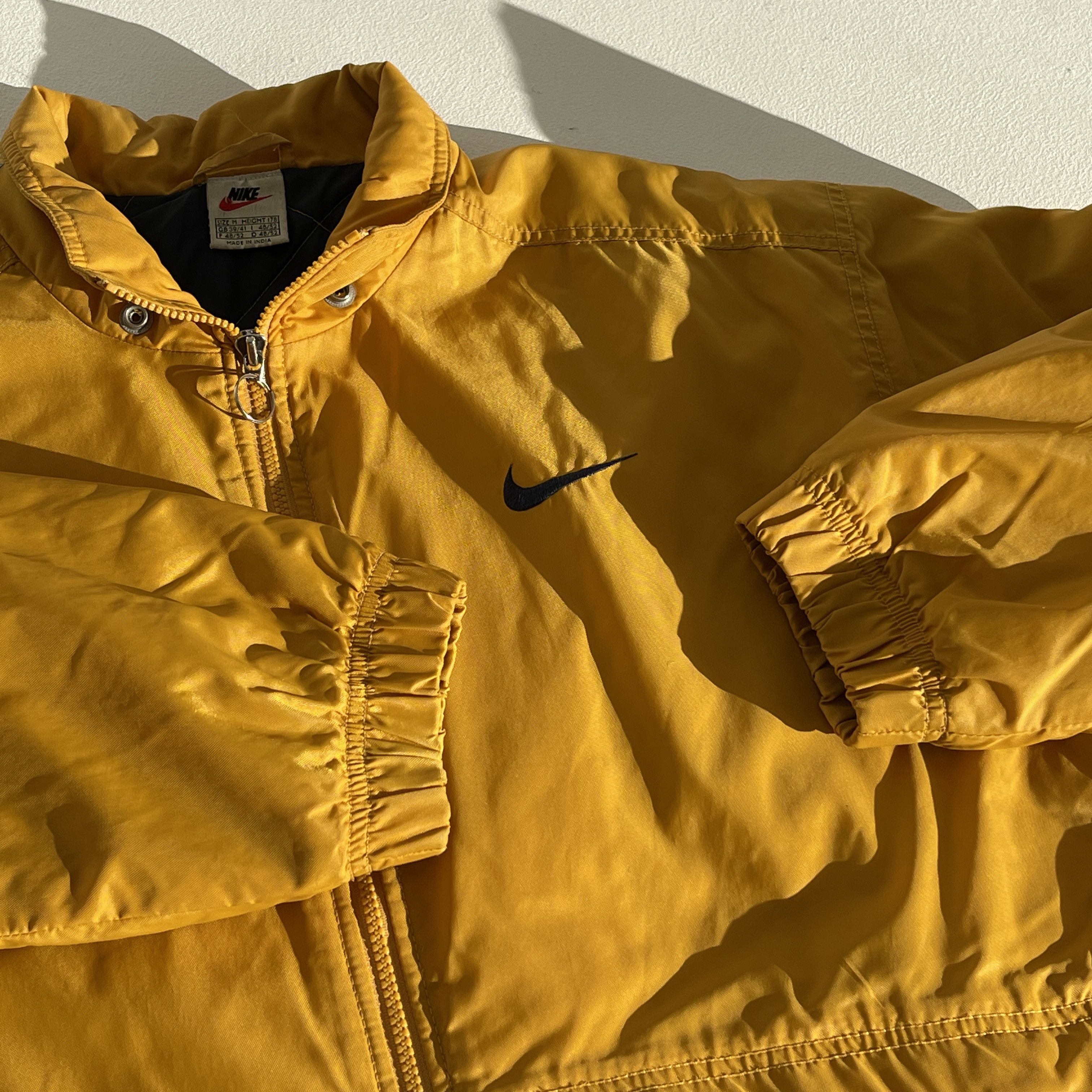 Nike Vintage Nike Big Swoosh Logo Padded Nylon Jacket Yellow M Size US M / EU 48-50 / 2 - 7 Thumbnail