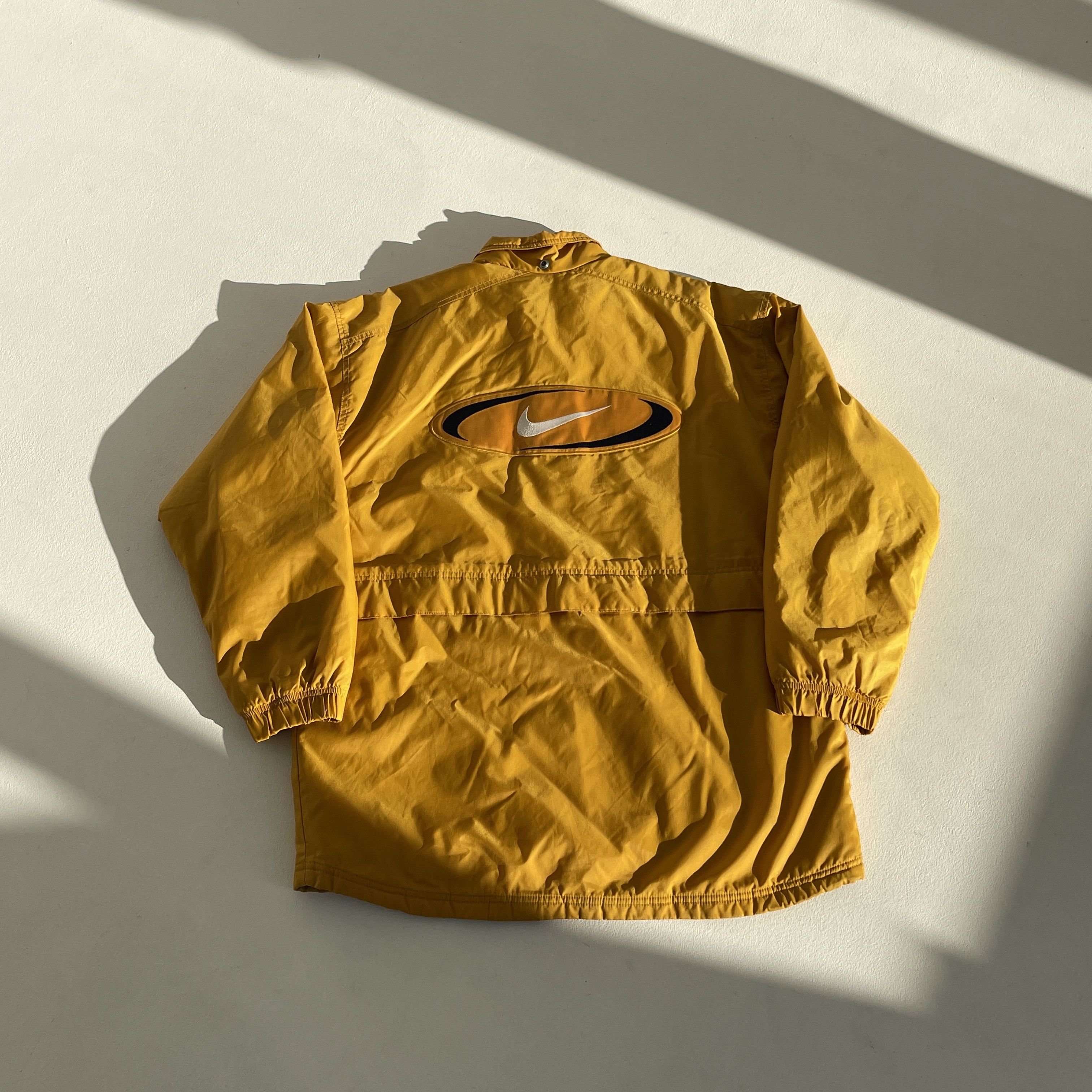 Nike Vintage Nike Big Swoosh Logo Padded Nylon Jacket Yellow M Size US M / EU 48-50 / 2 - 5 Thumbnail