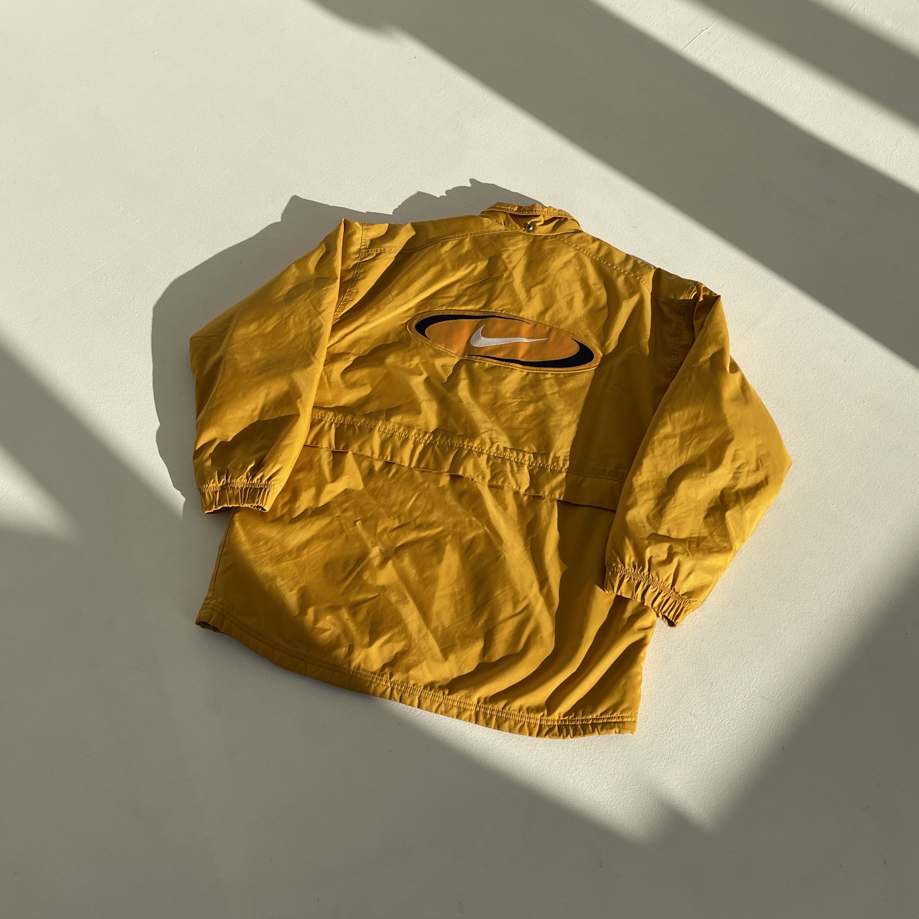 Nike Vintage Nike Big Swoosh Logo Padded Nylon Jacket Yellow M Size US M / EU 48-50 / 2 - 11 Thumbnail