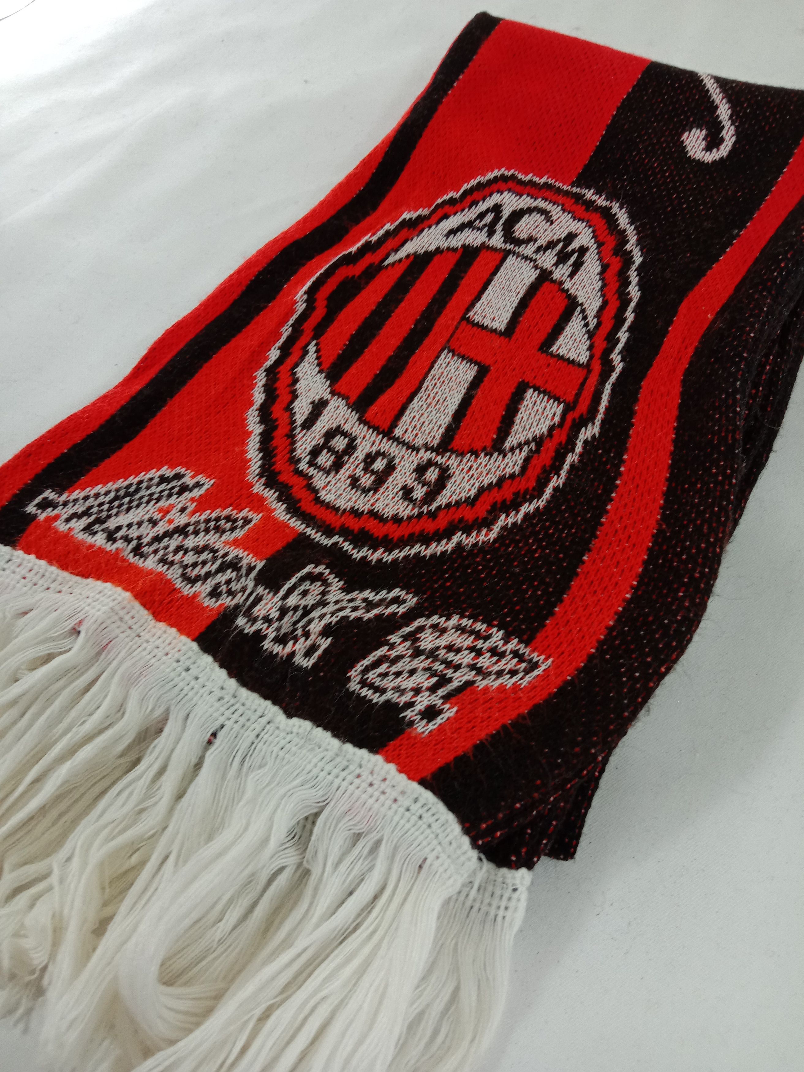 Vintage Vintage AC Milan x Inzaghi Scarf / Muffler / Wool Size ONE SIZE - 1 Thumbnail