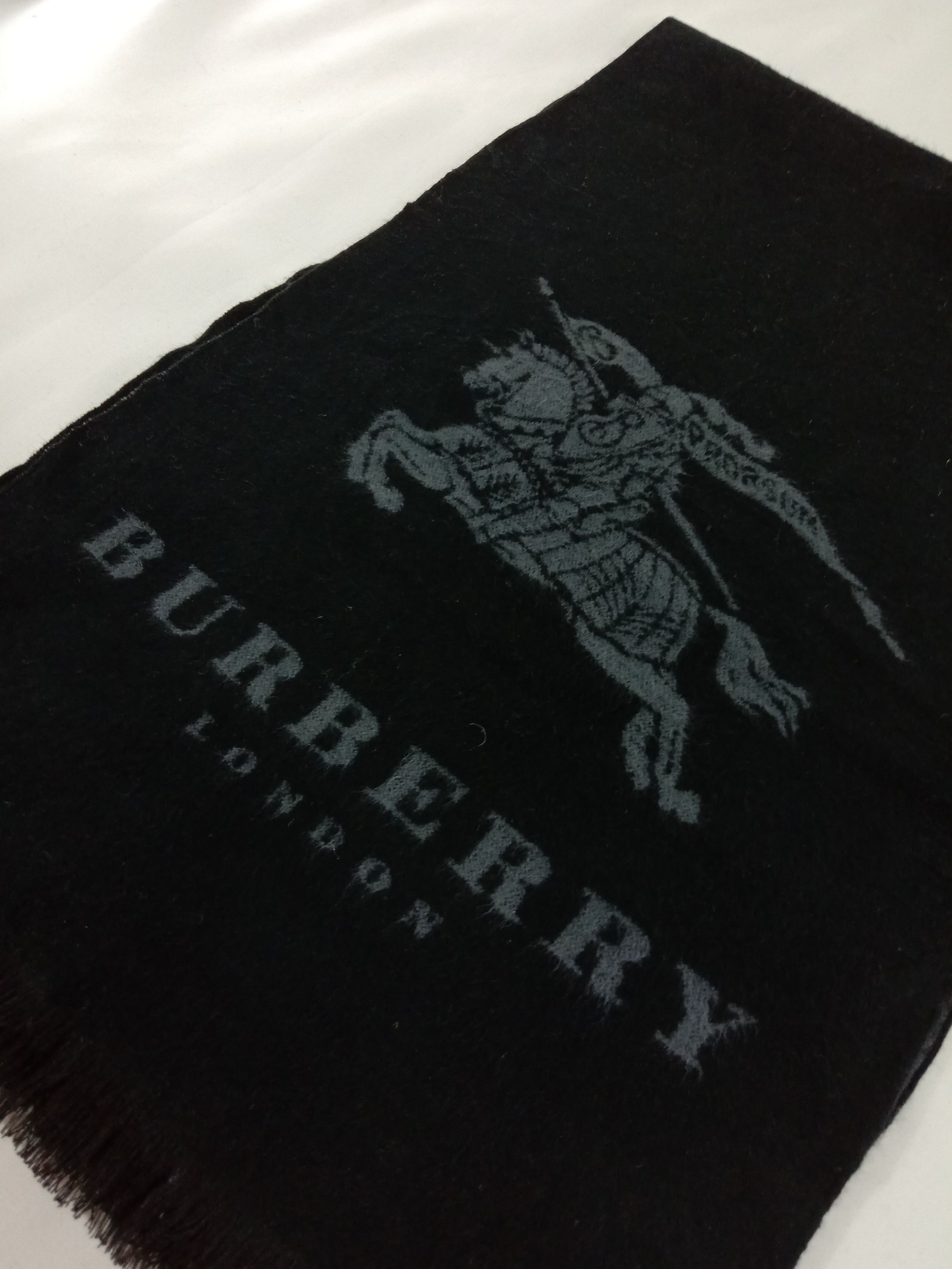 Burberry Burberry Scarf/Muffler/Wool/Cashmere Size ONE SIZE - 1 Thumbnail